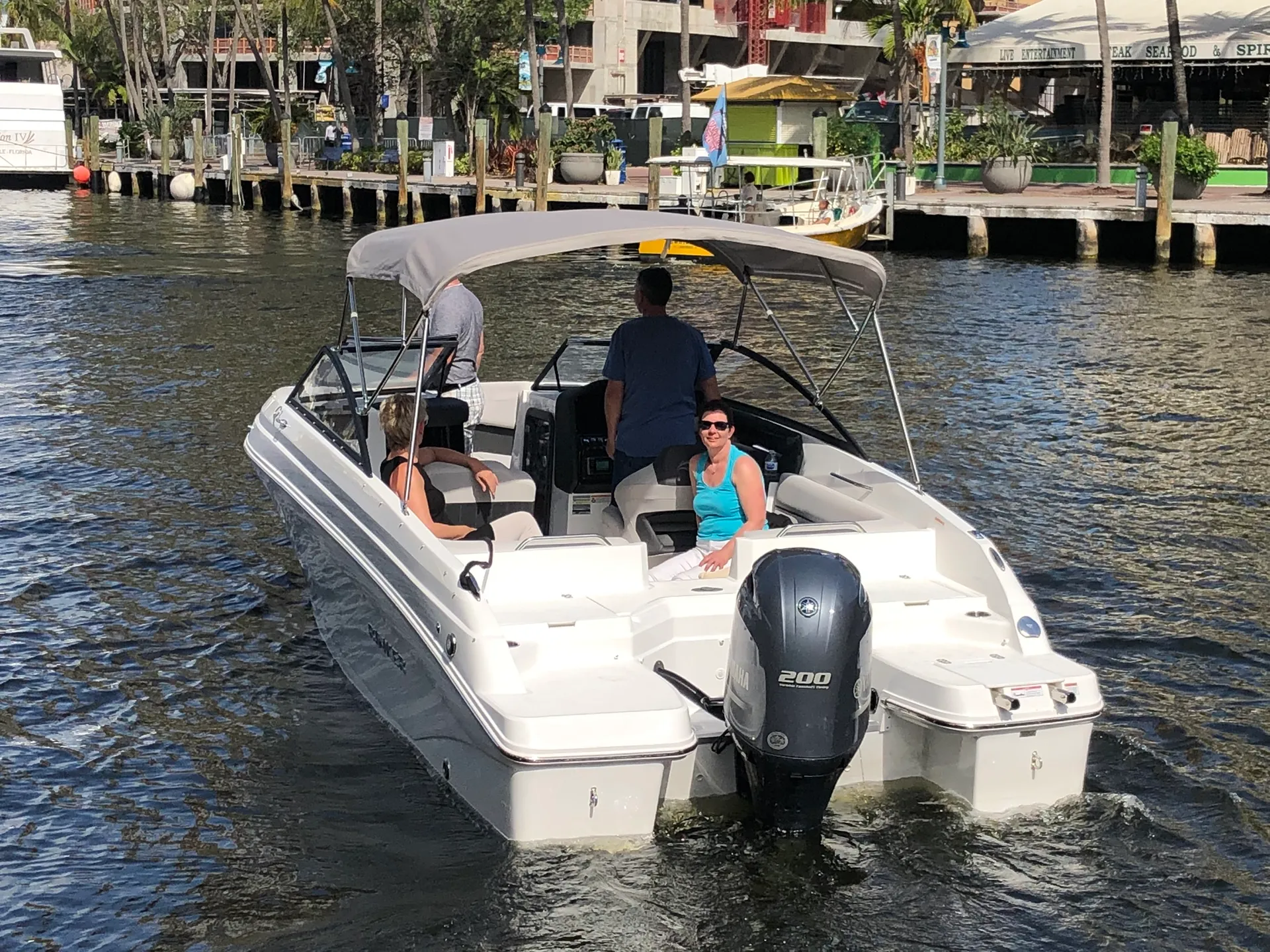 Rinker Q3 23' 12 ppl in Fort Lauderdale, FL!