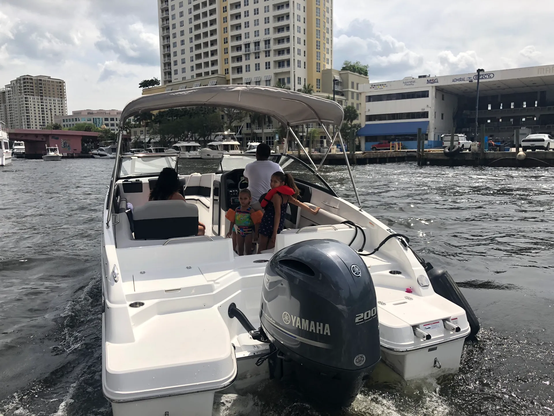 Rinker Q3 23' 12 ppl in Fort Lauderdale, FL!