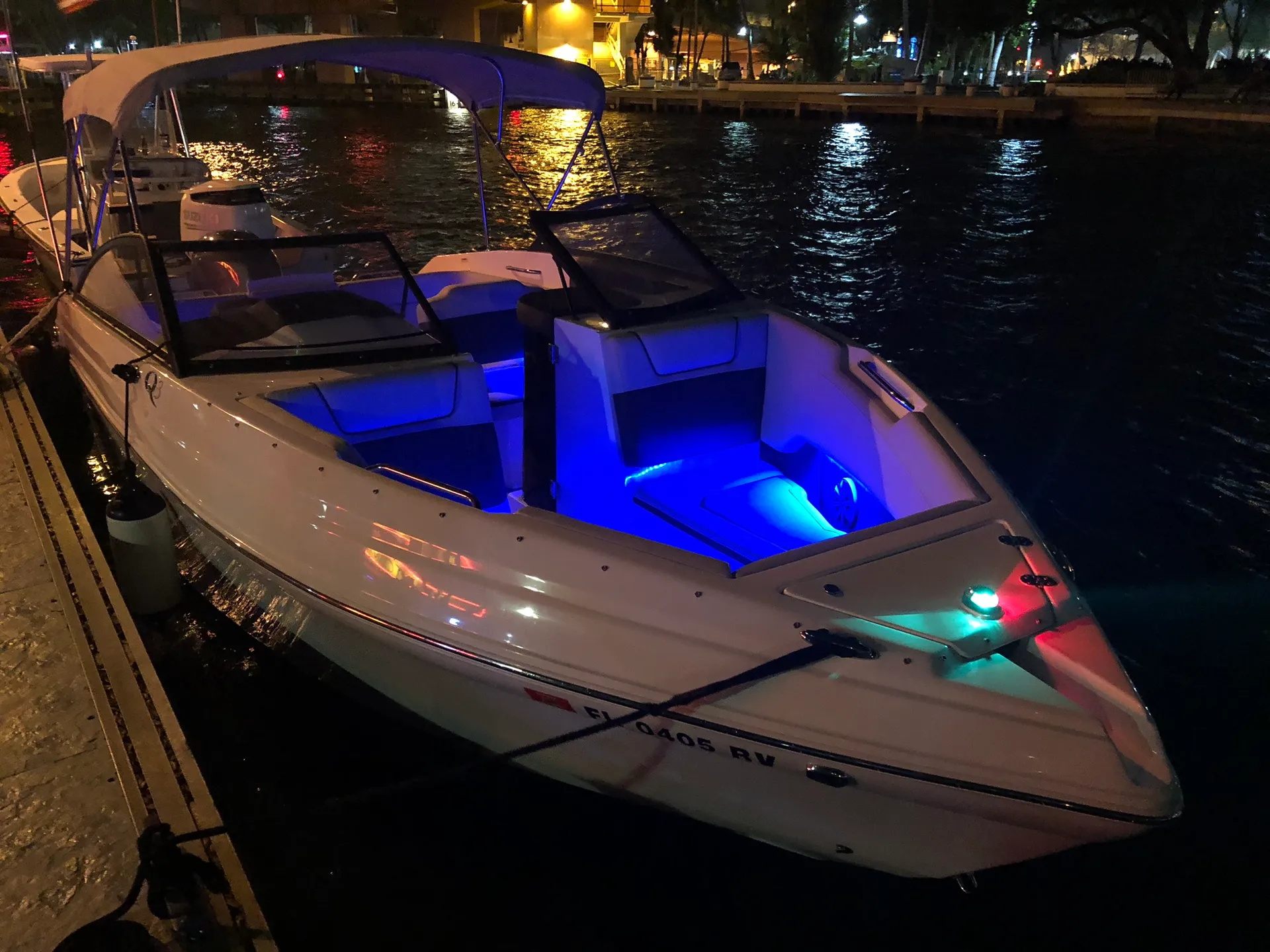 Rinker Q3 23' 12 ppl in Fort Lauderdale, FL!