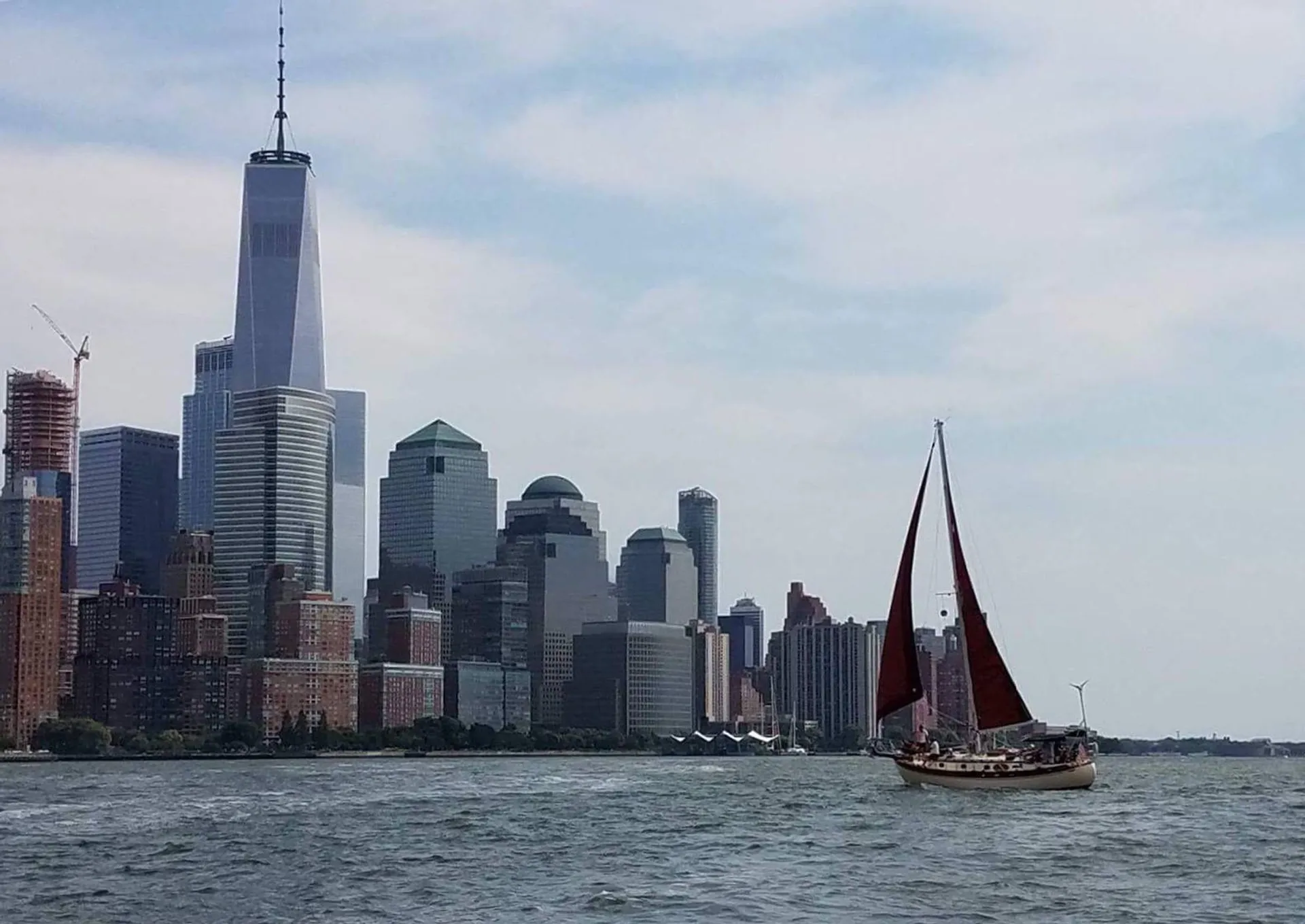  Sail NYC's skyline in style!