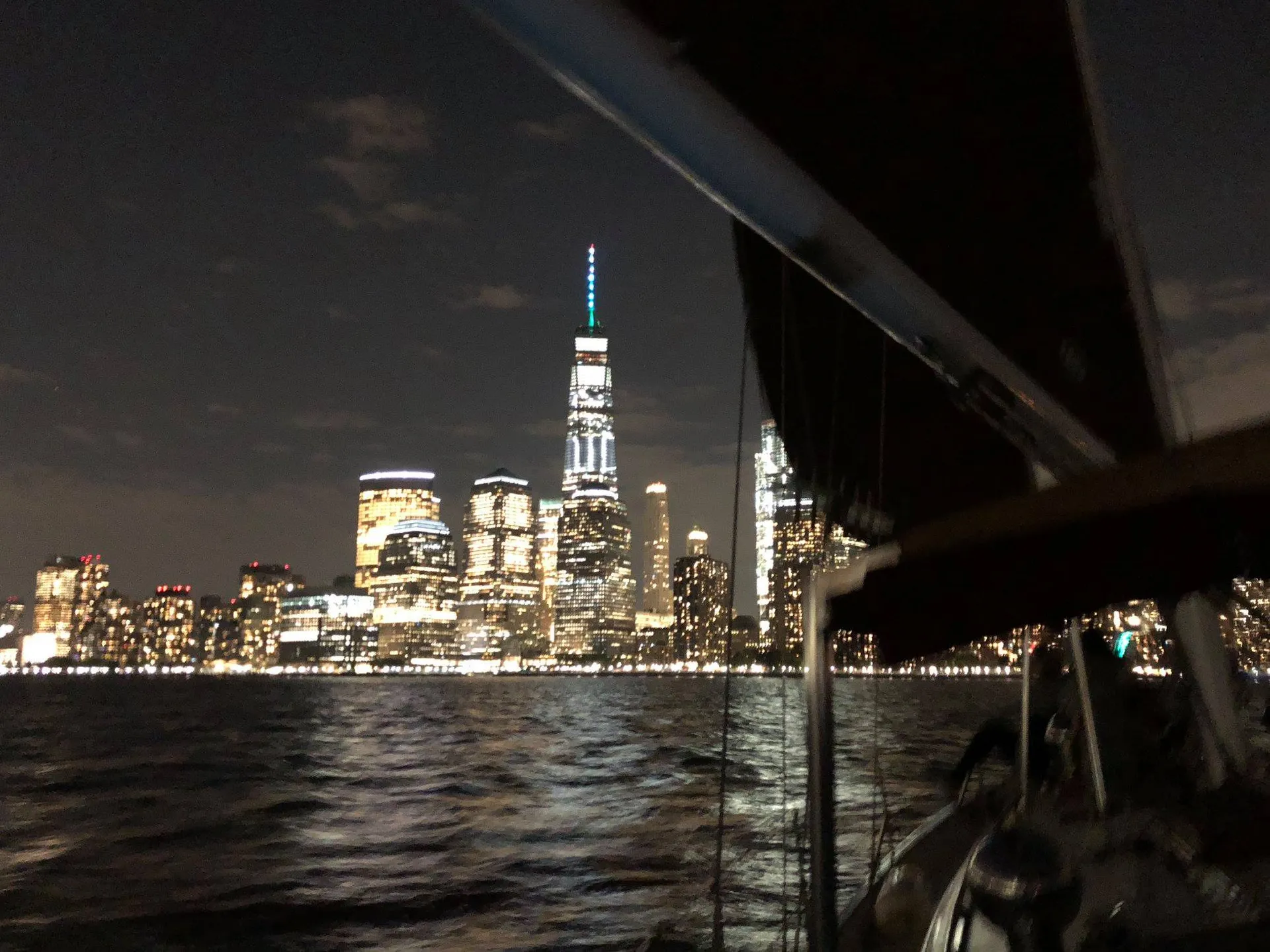  Sail NYC's skyline in style!