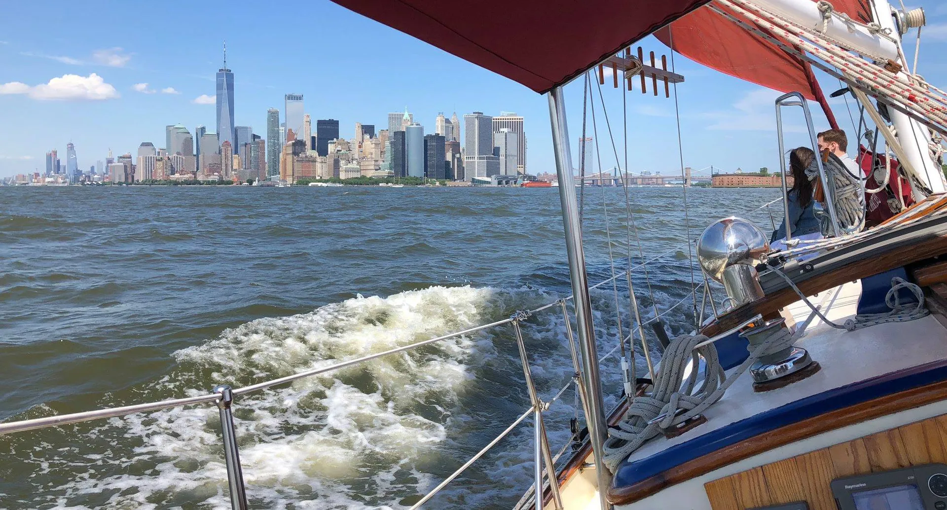  Sail NYC's skyline in style!