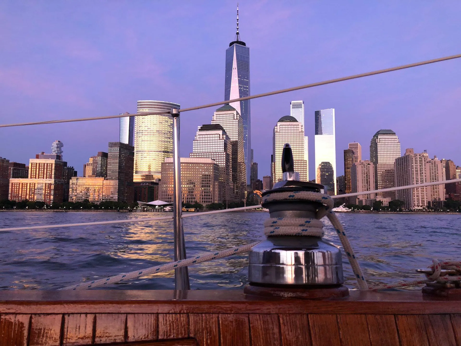  Sail NYC's skyline in style!