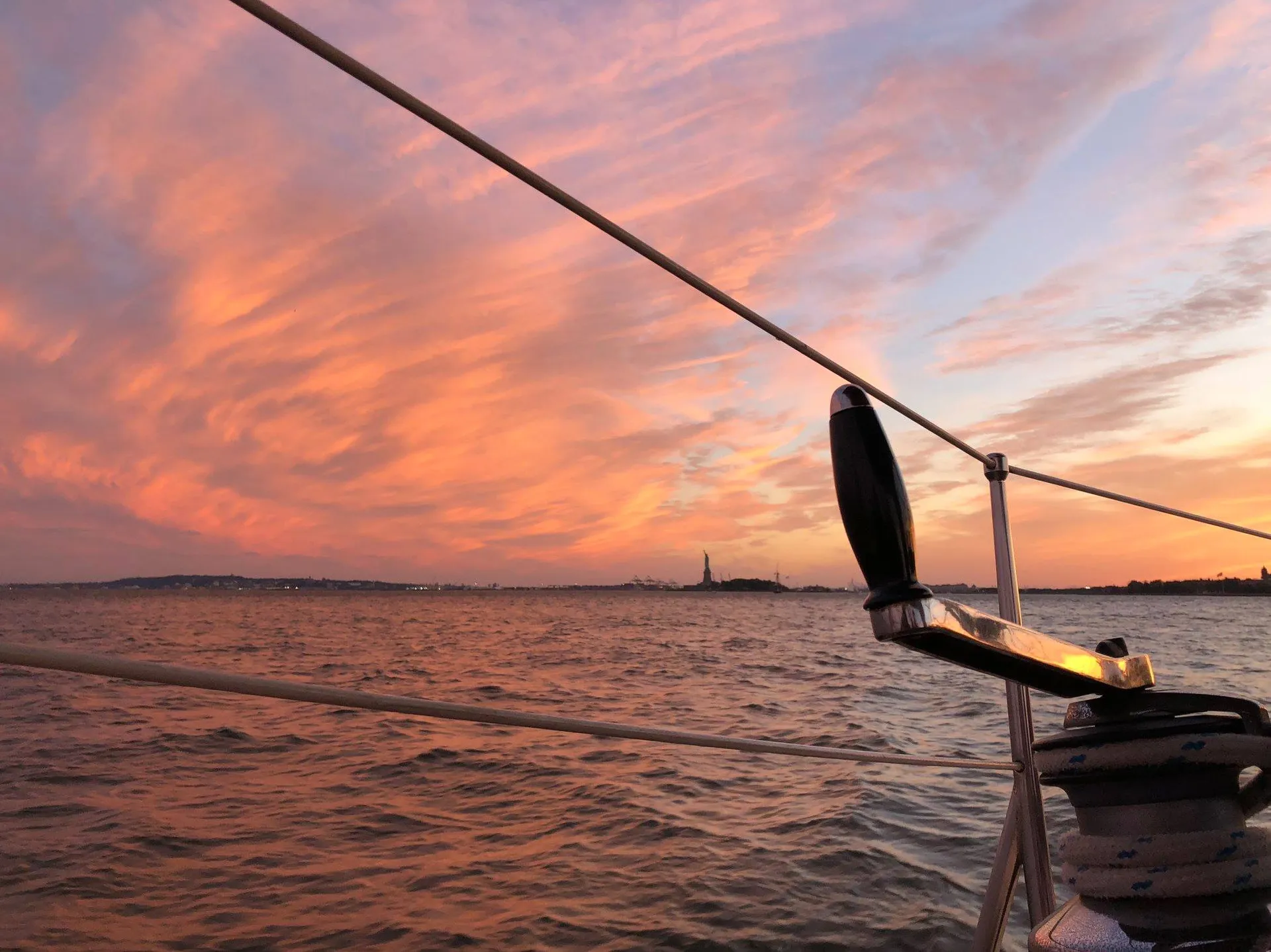  Sail NYC's skyline in style!