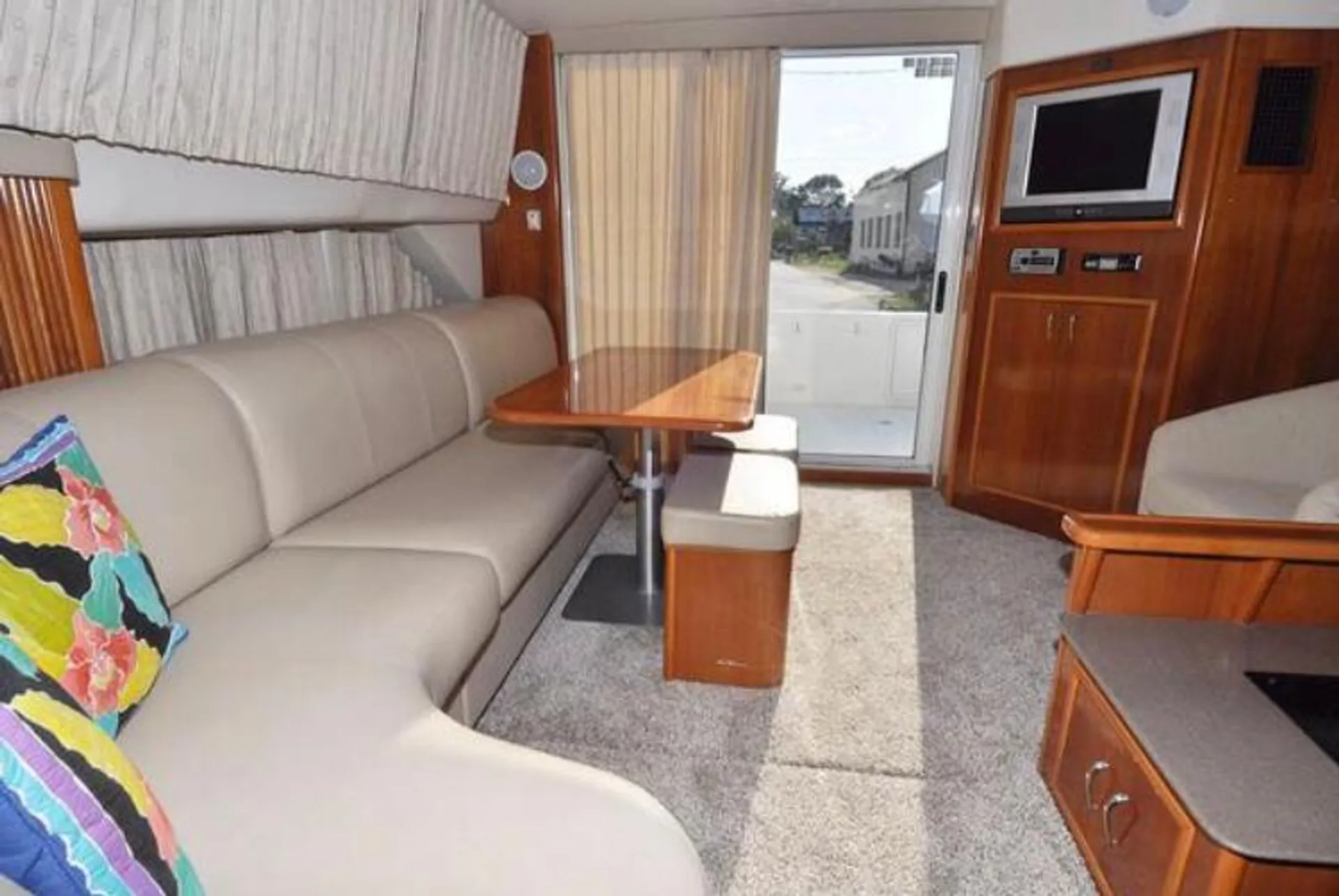 Californian by Carver Boats 33ss in Miami Beach, FL — photo 4