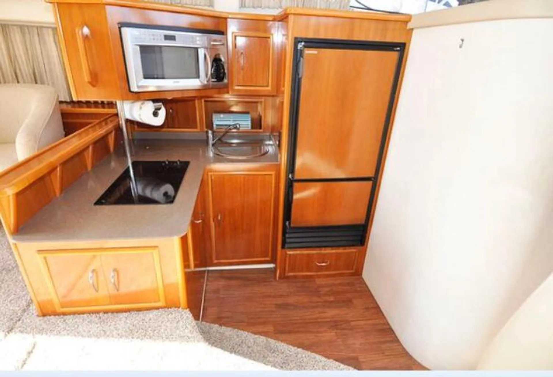 Californian by Carver Boats 33ss in Miami Beach, FL — photo 7