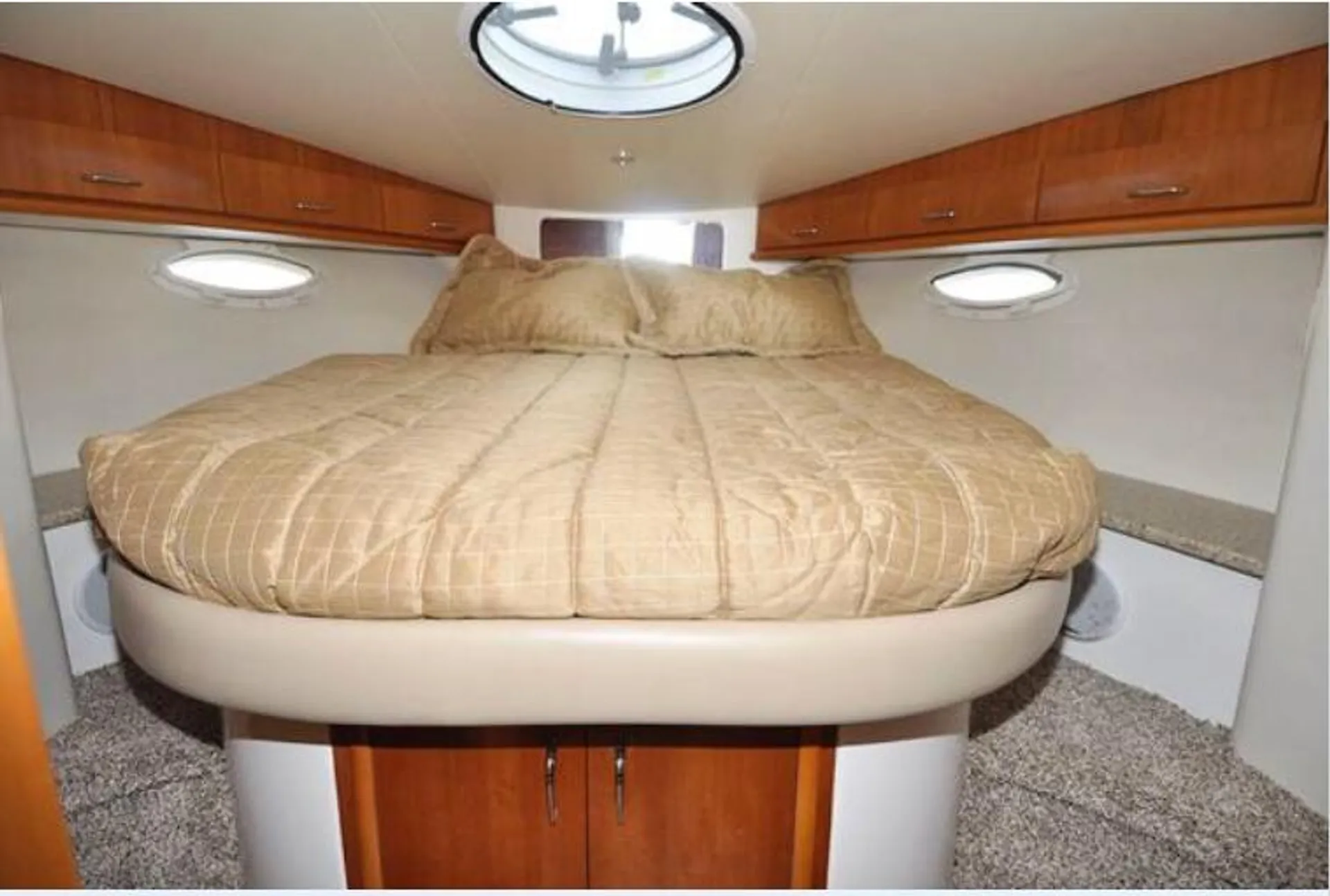 Californian by Carver Boats 33ss in Miami Beach, FL — photo 8