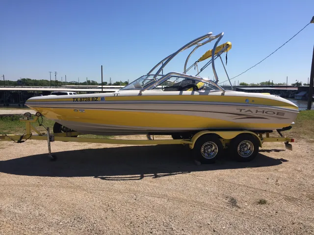 Rent a Tahoe by Tracker Marine bow rider in Grand Prairie, TX near me