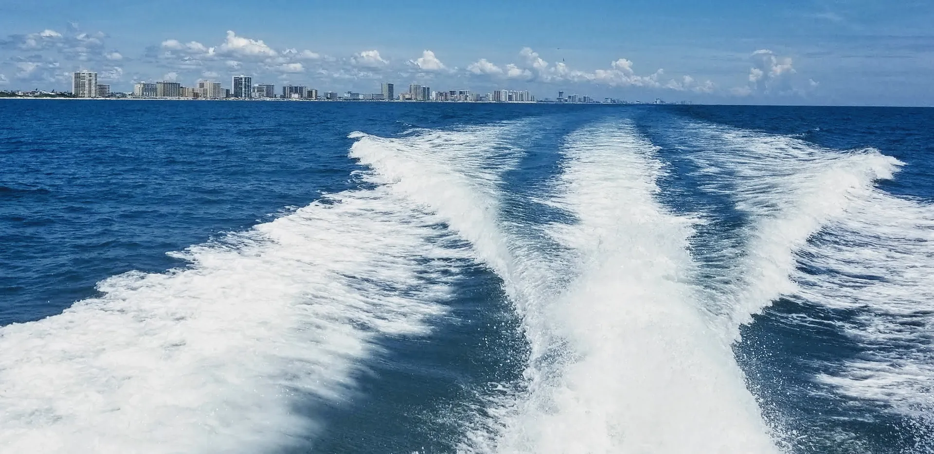 Charter this 36' Sea Ray Sport Yacht Today!