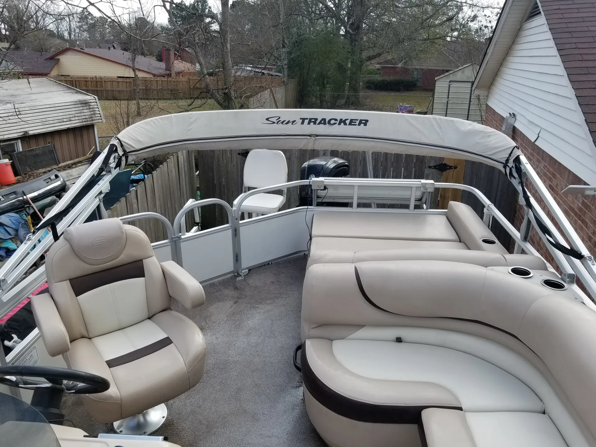Sun Tracker by Tracker Marine Party Barge 22 DLX w/115ELPT 4-S in Ridgeland, MS — photo 4