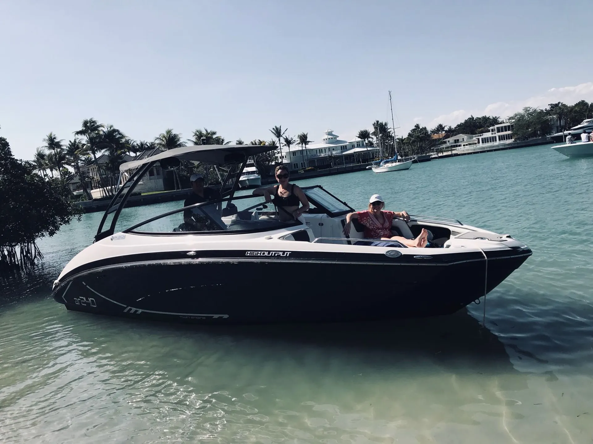 Yamaha AR240 High Output  in Miami, FL — photo 5