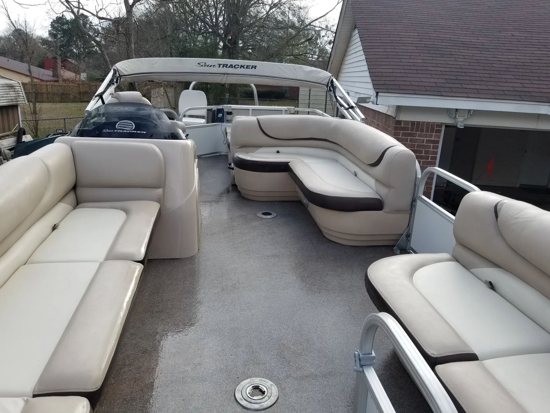 Sun Tracker by Tracker Marine Party Barge 22 DLX w/115ELPT 4-S in Ridgeland, MS — photo 3