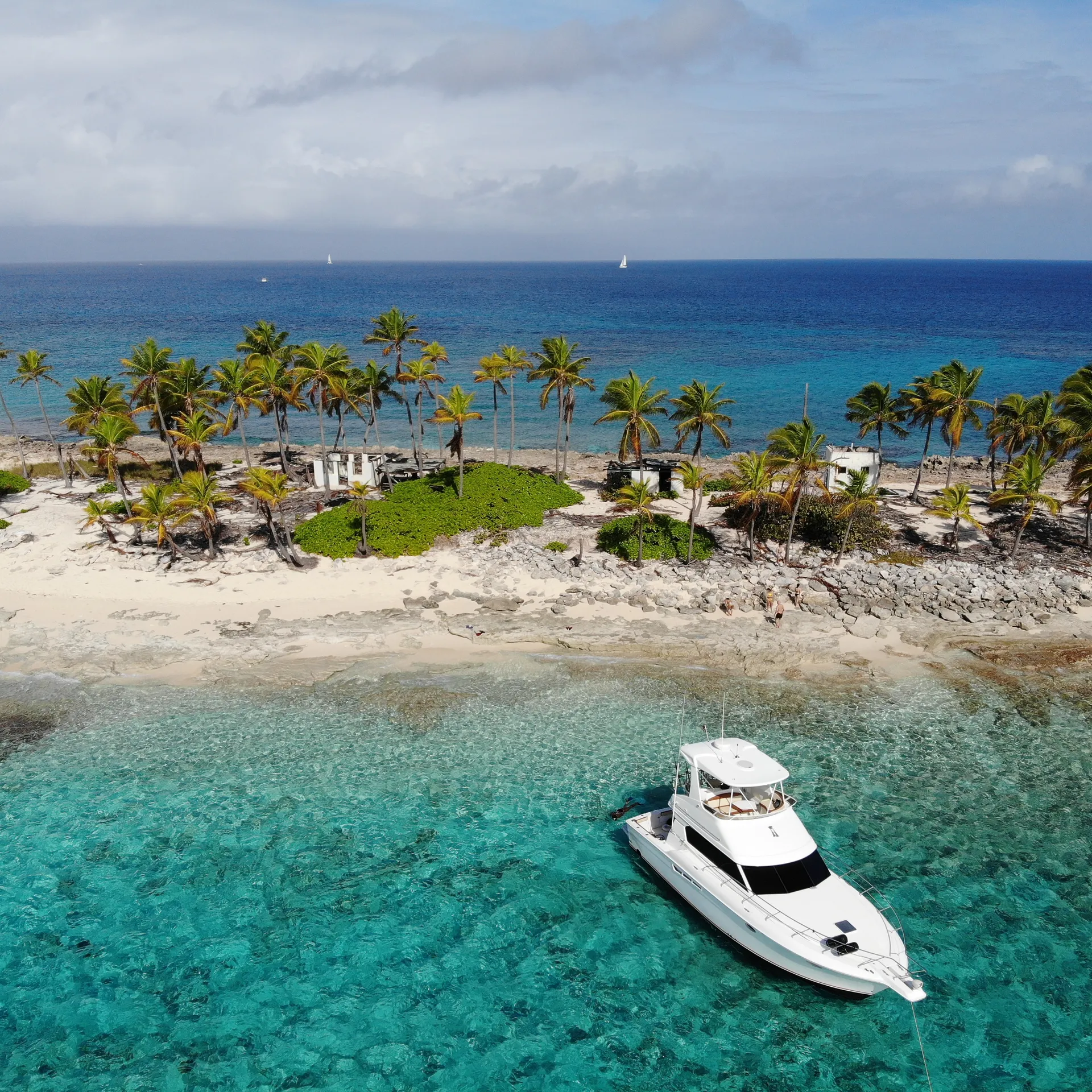 42 Silverton Sport yacht for charter... 