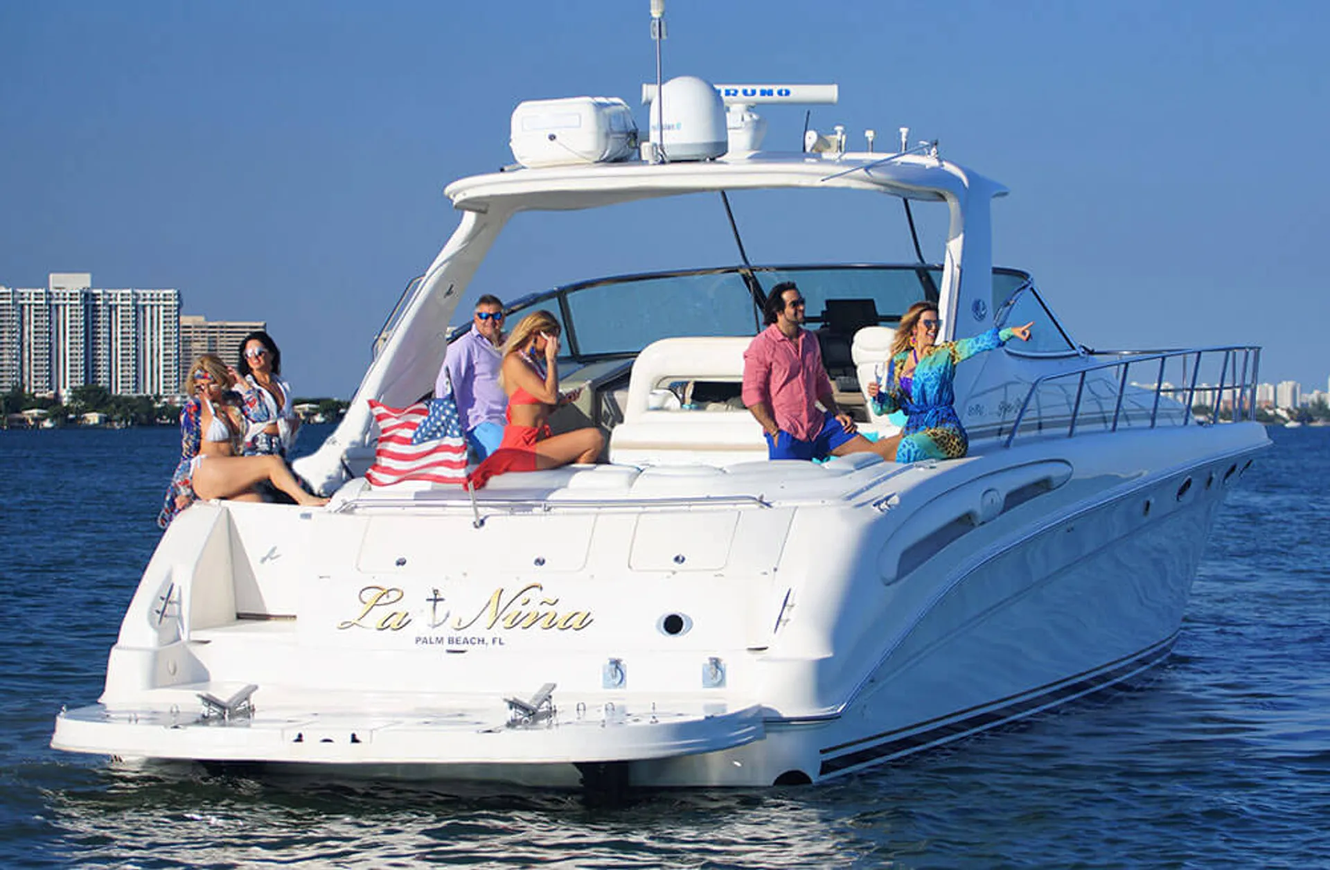 Sea Ray Boats 550 Sedan Bridge in North Bay Village, FL — photo 2