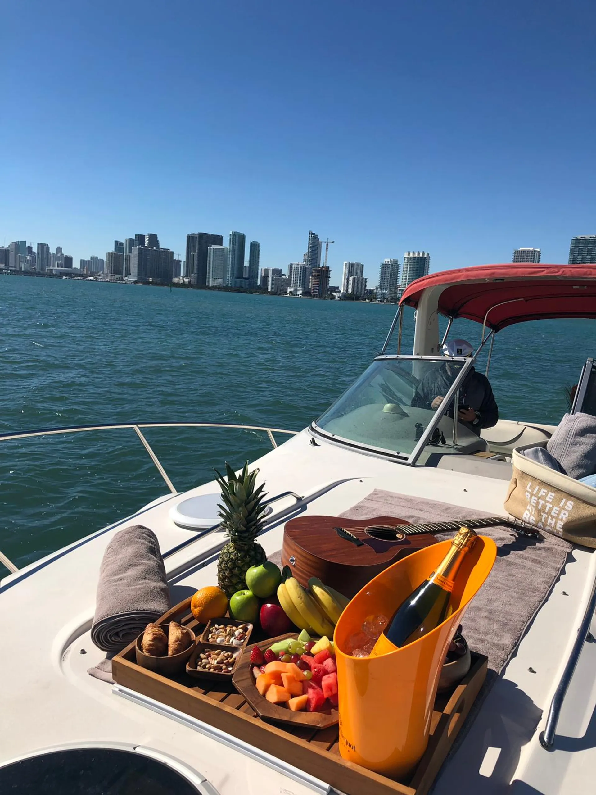 Monterey Boats 302 Cruiser in Miami Beach, FL — photo 9