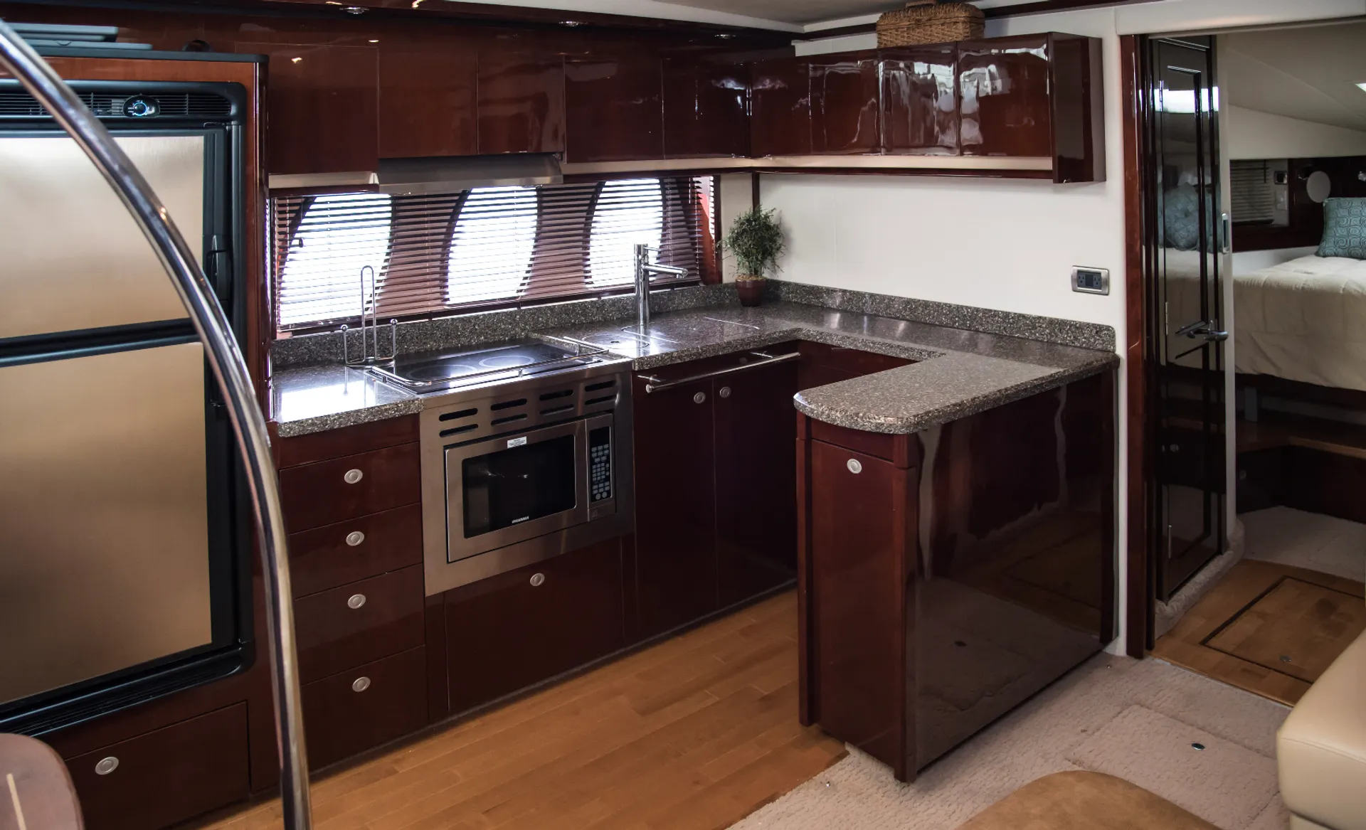 Spacious 48 ft Sea Ray Sundancer in Miami Beach!