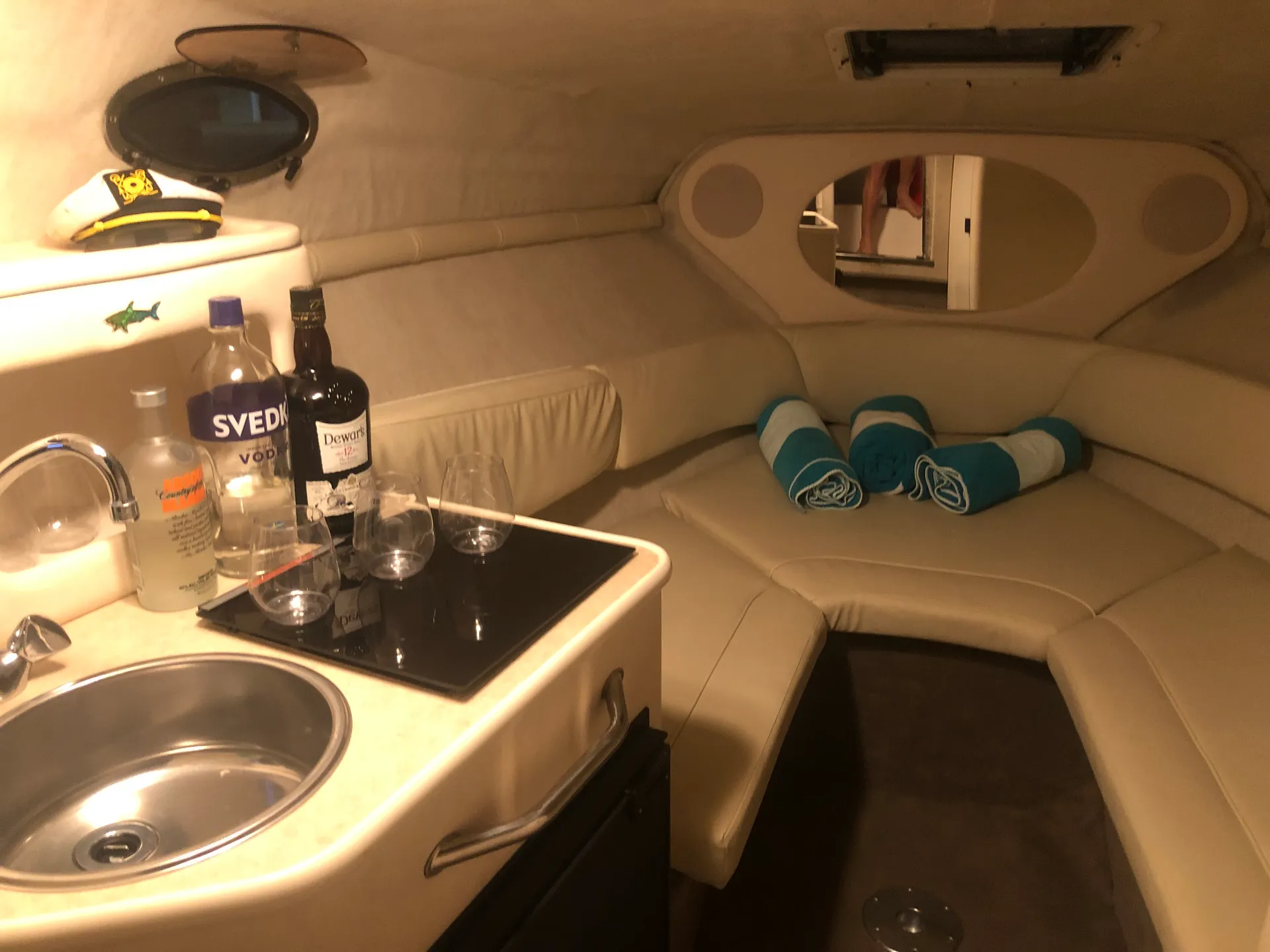 Sea Ray Boats 240 Sundancer in Miami, FL — photo 5