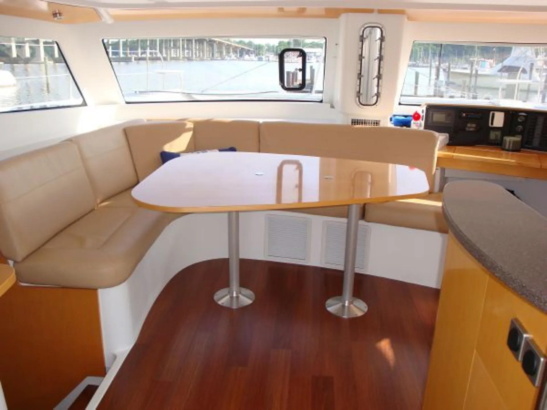 Stable, comfortable & fast - sleeps 8 w/4 baths!
