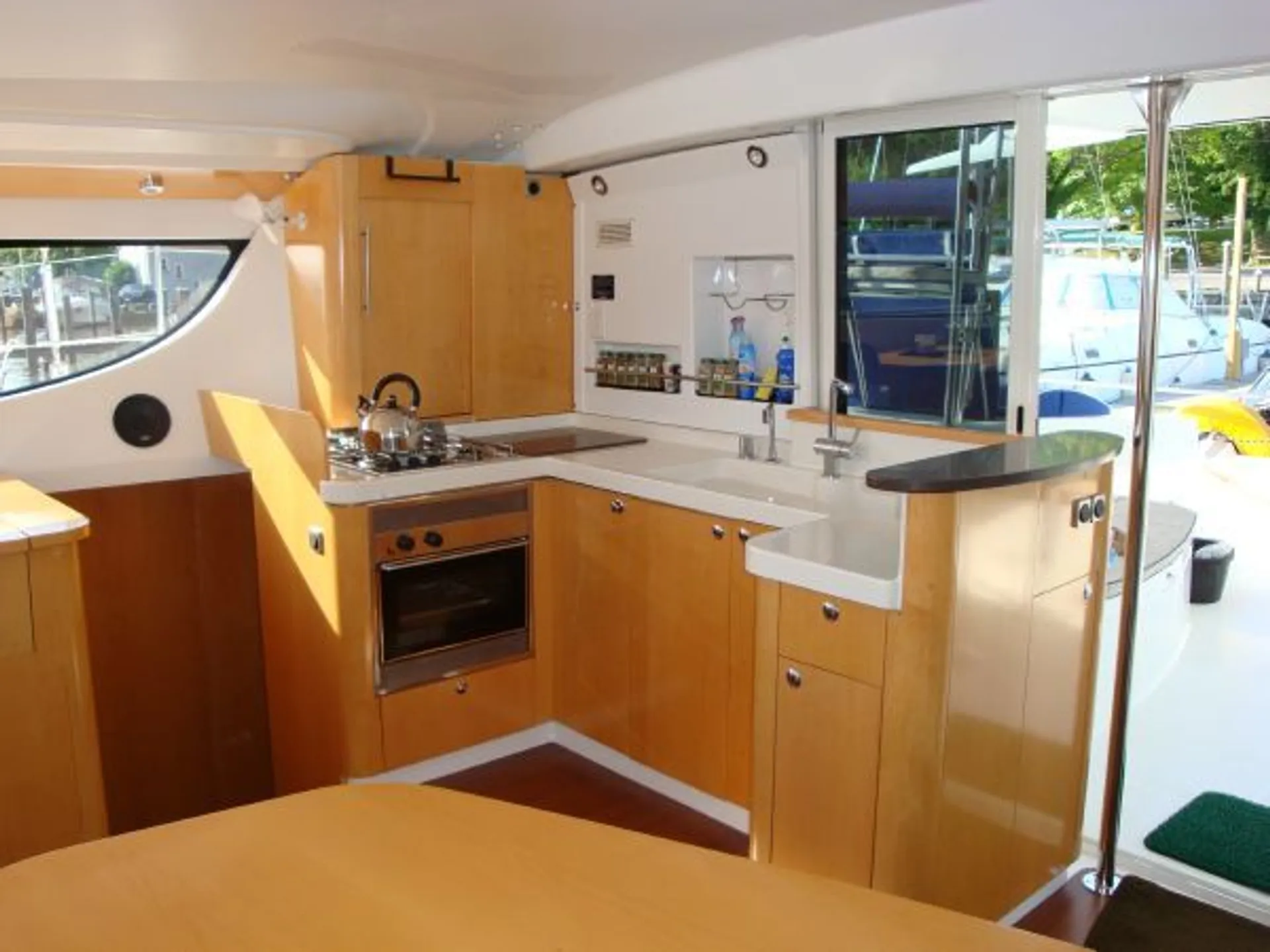 Stable, comfortable & fast - sleeps 8 w/4 baths!