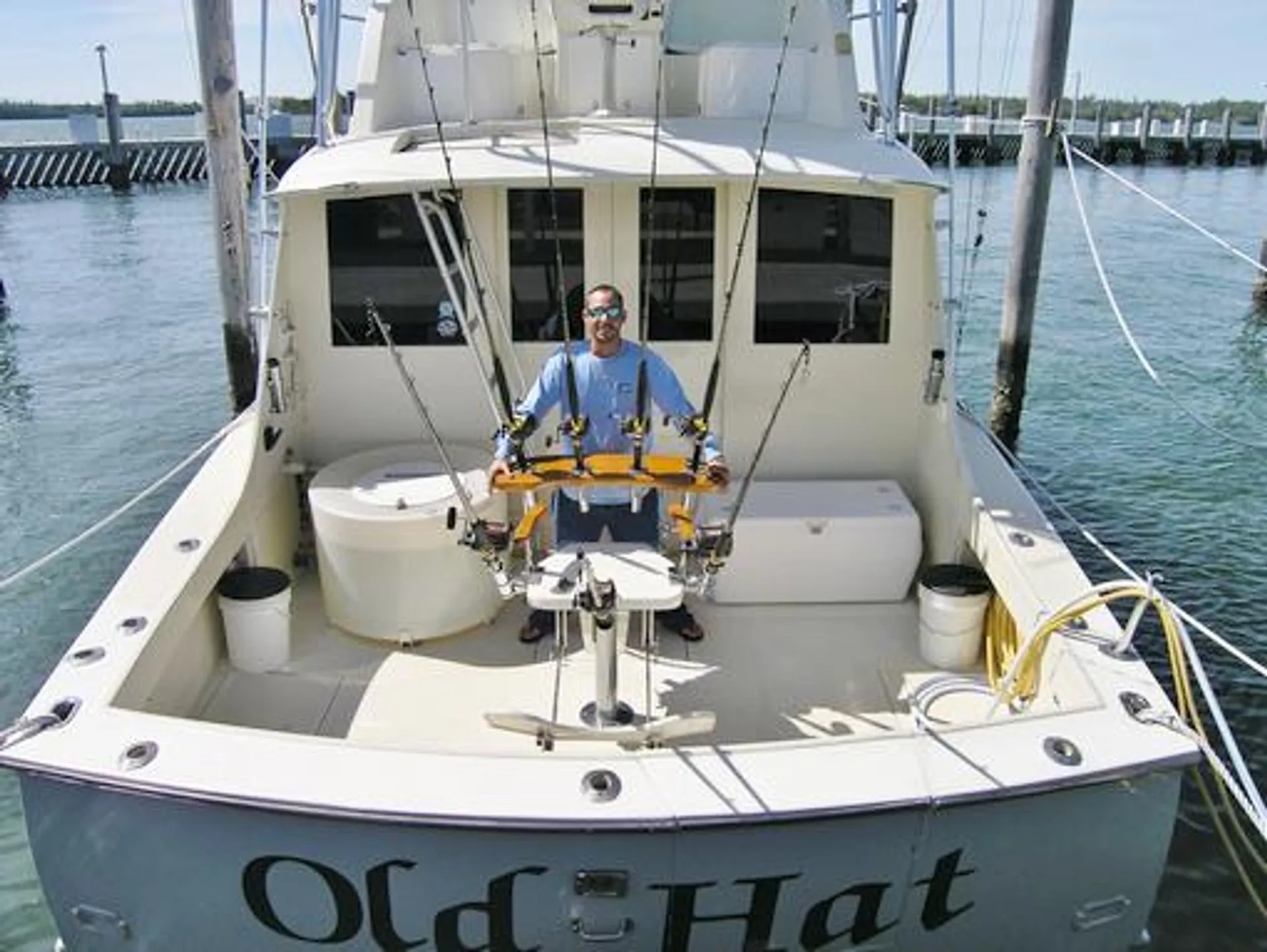 Hatteras Yachts 40 Motor Yacht in Miami Beach, FL — photo 3