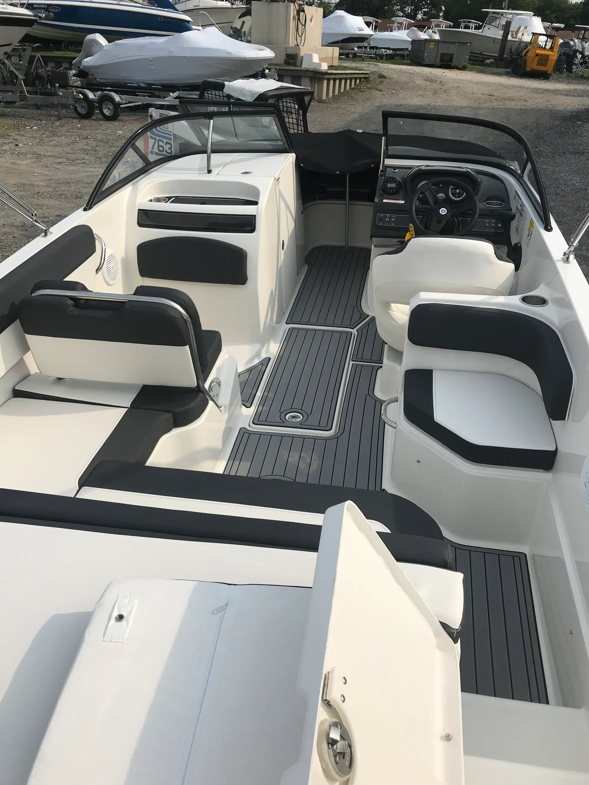 Bayliner VR6 at Kent Narrows!