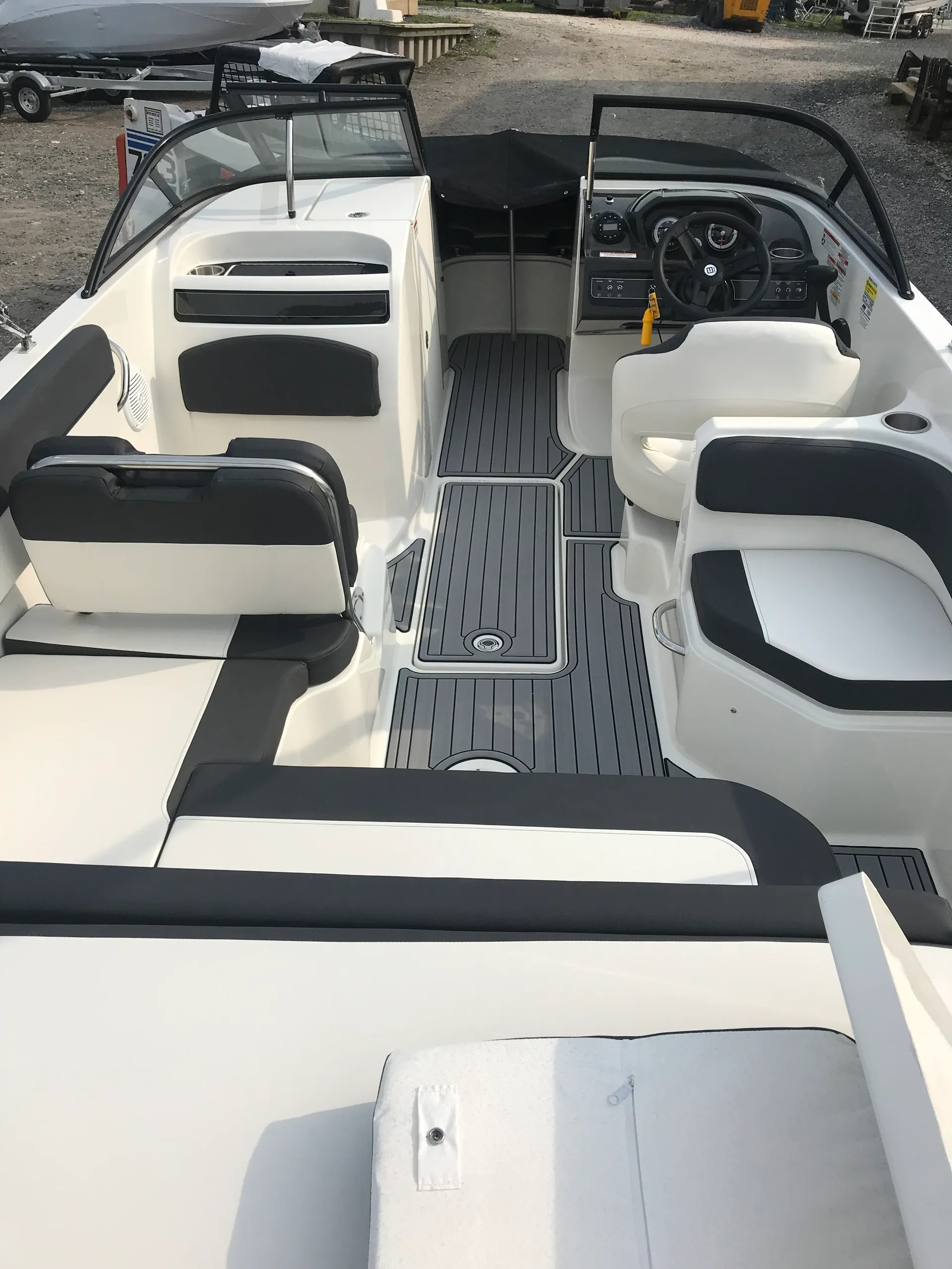 Bayliner VR6 at Kent Narrows!