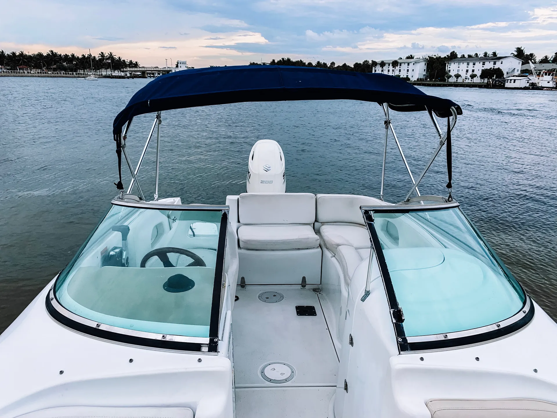 Chris Craft 22 Sport Deck in Pompano Beach, FL — photo 3