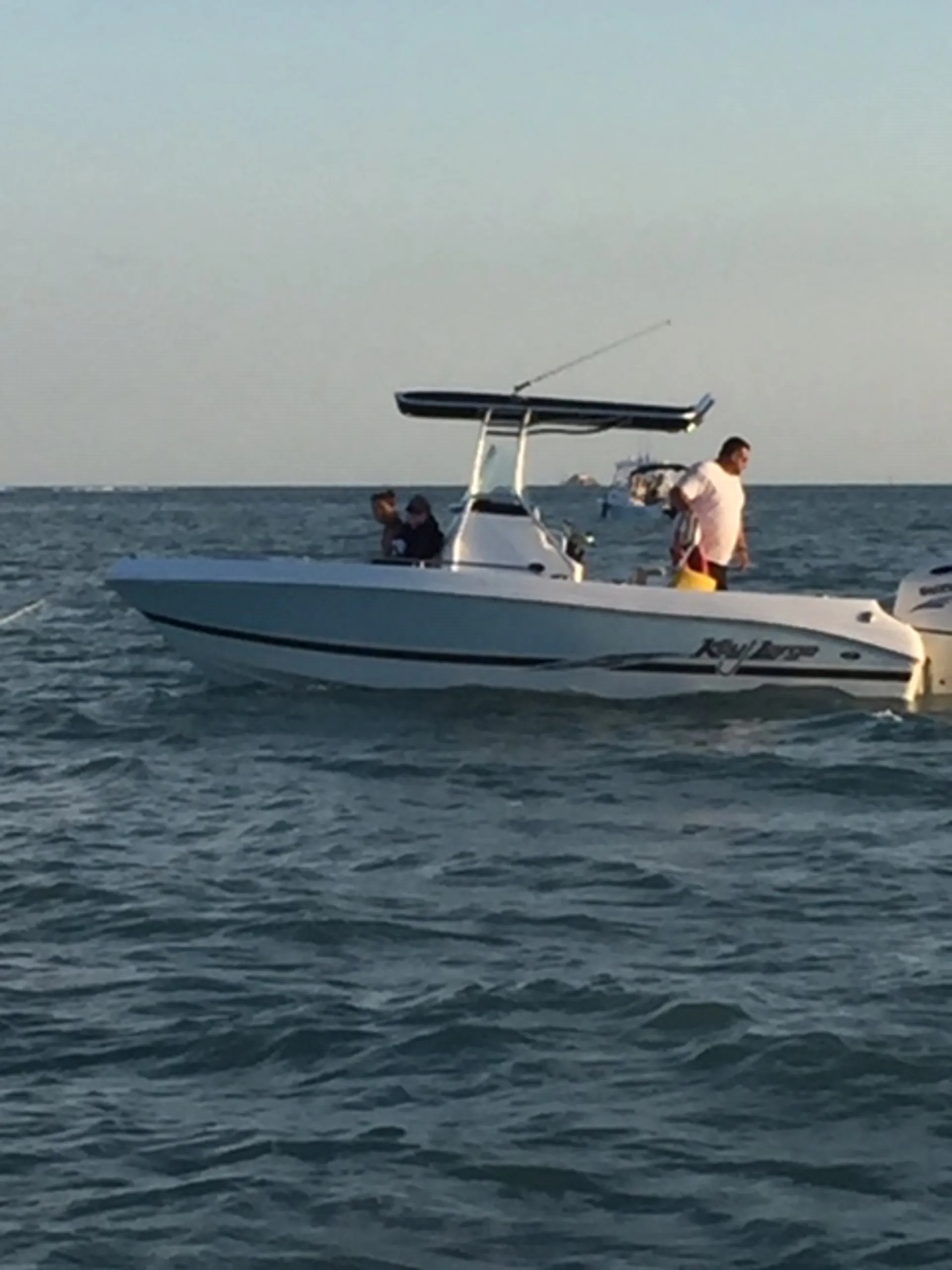 Key Largo by Caravelle 210 LX WI 4-S  in Miami Beach, FL — photo 2