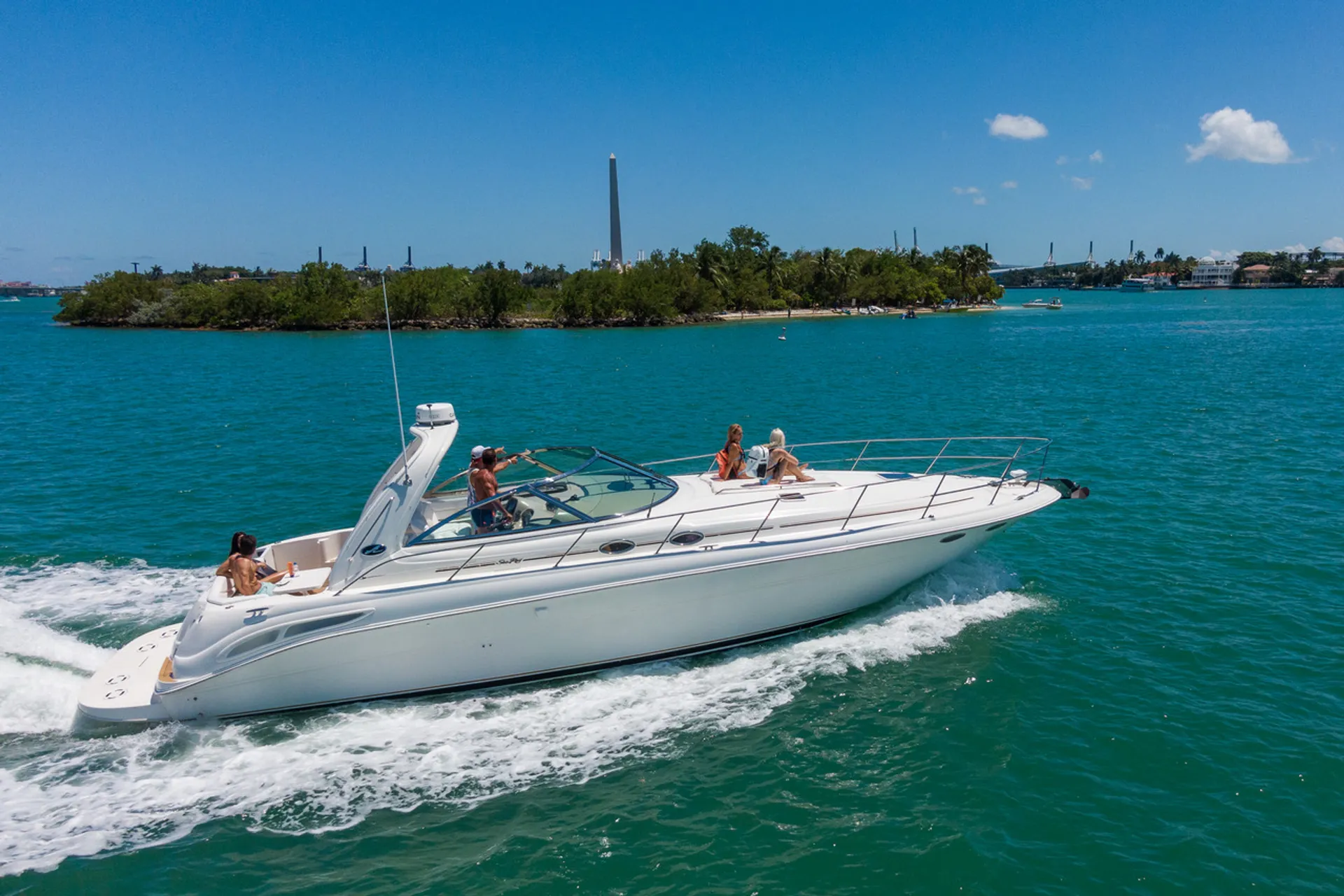 Sea Ray Boats 410 Express Cruiser in Miami Beach, FL — photo 4