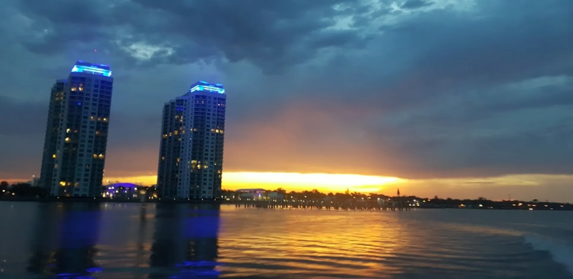 Charter this 36' Sea Ray Sport Yacht Today!