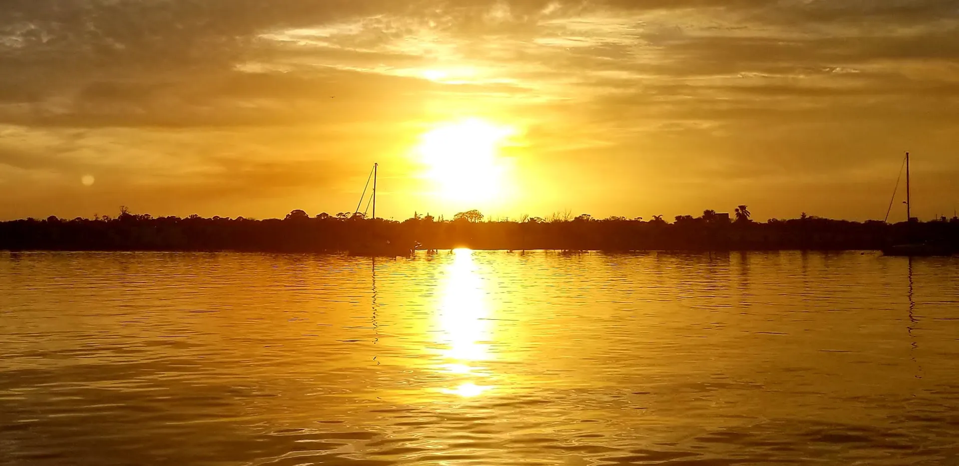 Charter this 36' Sea Ray Sport Yacht Today!