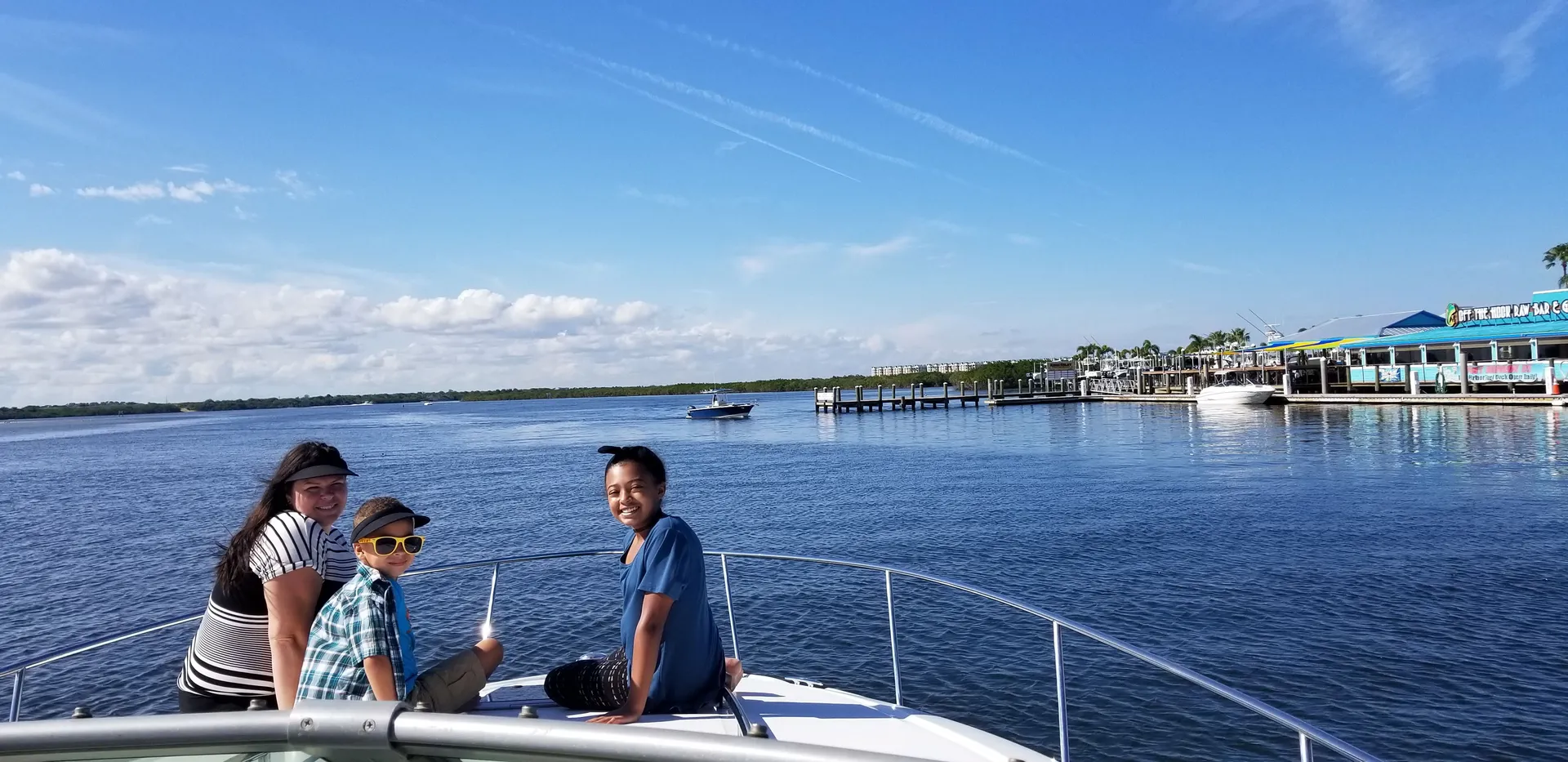 Charter this 36' Sea Ray Sport Yacht Today!