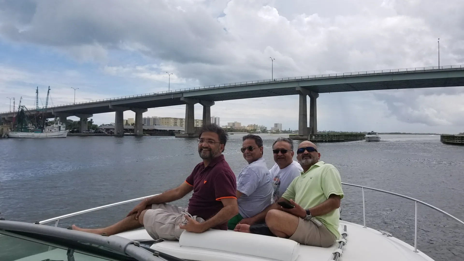 Charter this 36' Sea Ray Sport Yacht Today!