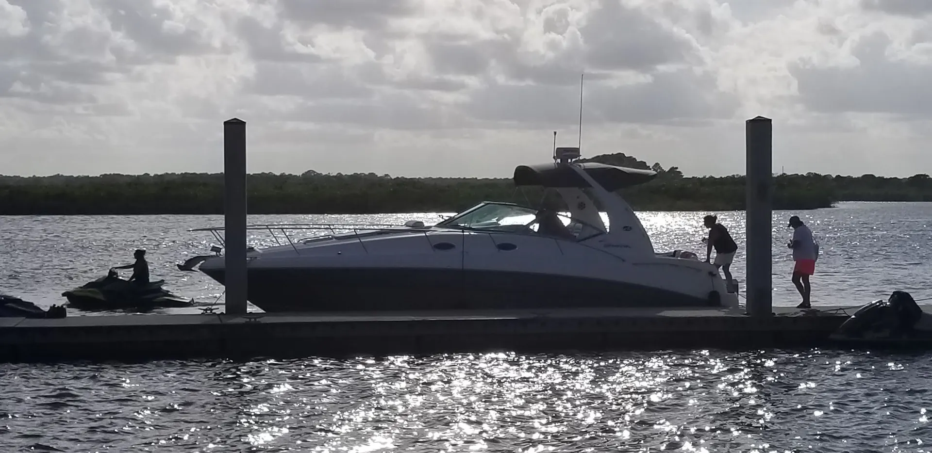 Charter this 36' Sea Ray Sport Yacht Today!