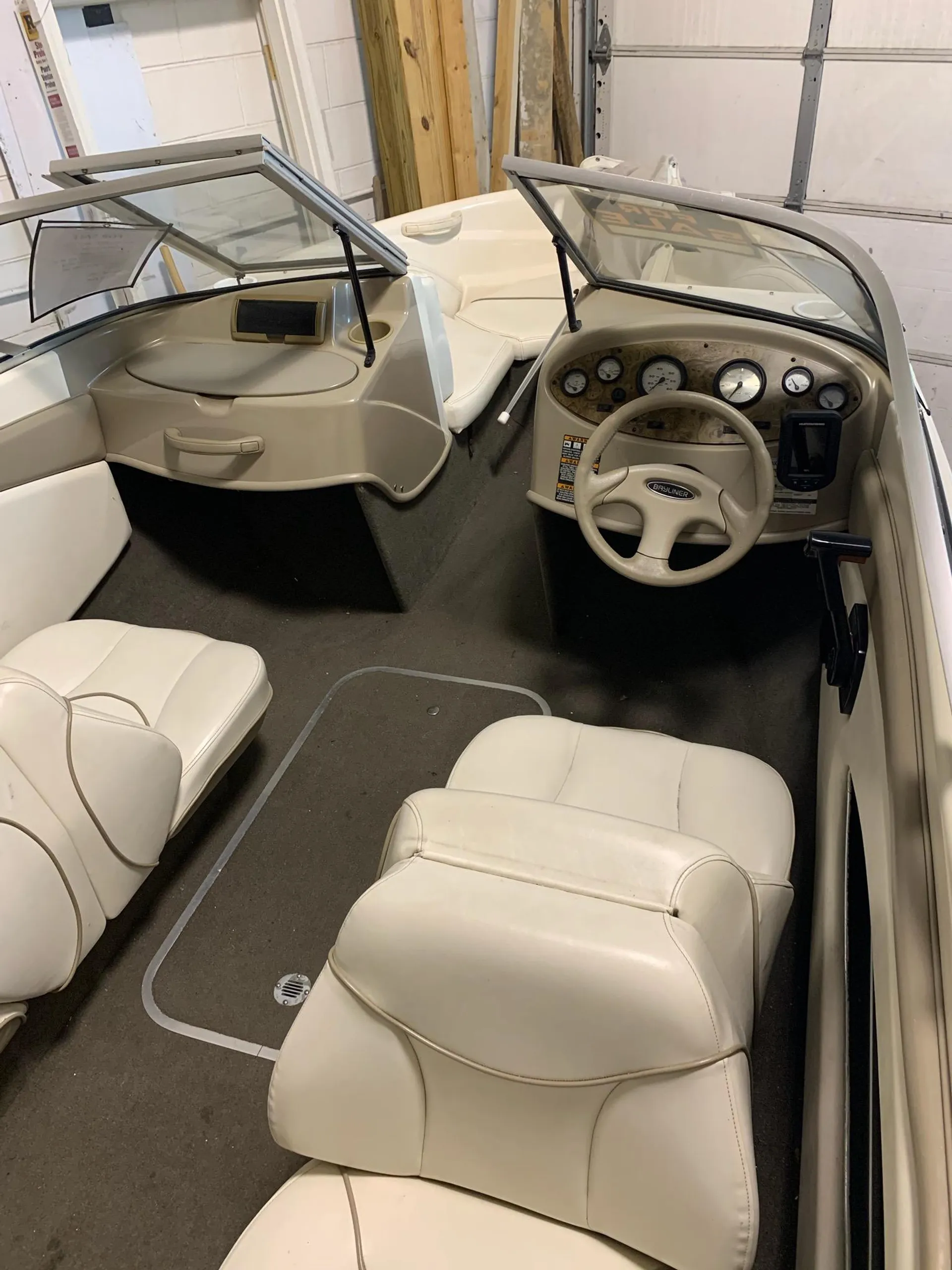 Bayliner 1750 Capri  in Columbus, OH — photo 6