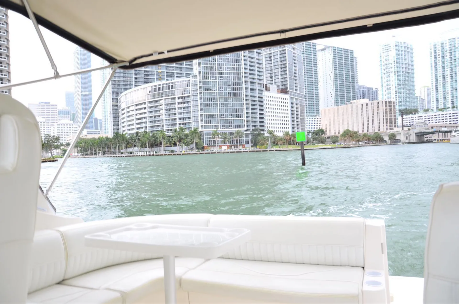 Cruisers Yachts 380 Express in Miami, FL — photo 4