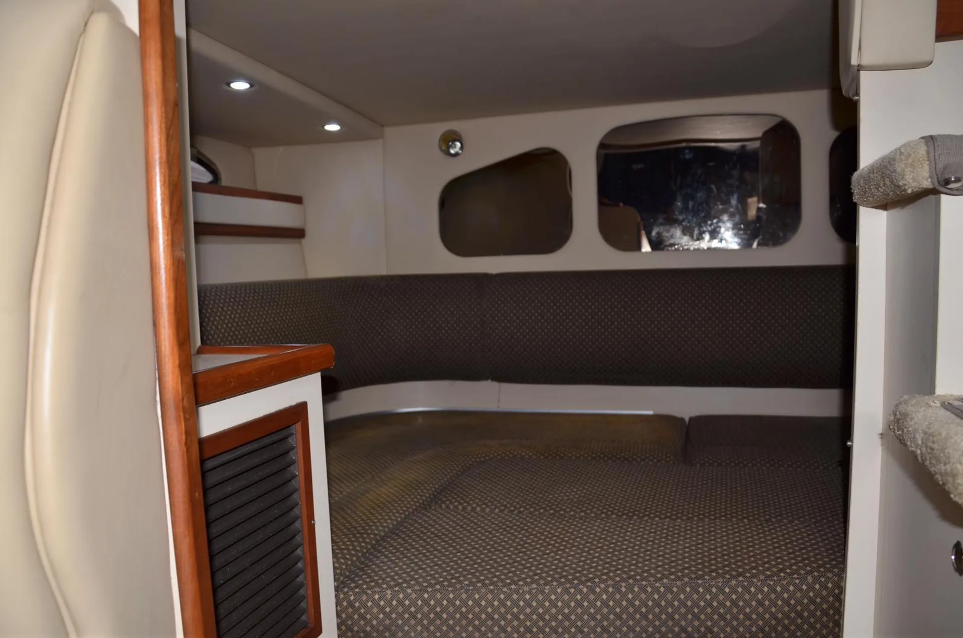 Cruisers Yachts 380 Express in Miami, FL — photo 9