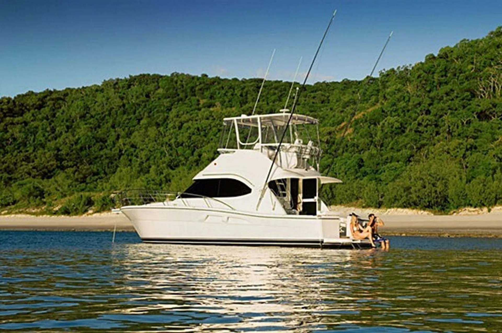 Riviera Yachts 37 Flybridge in Sag Harbor, NY — photo 2