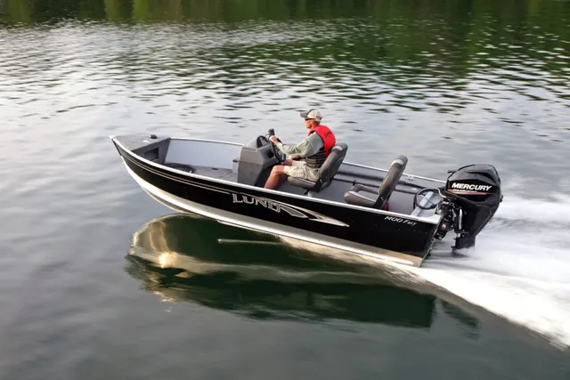 Rent a Lund Boats fish and ski in Crane Lake, MN near me