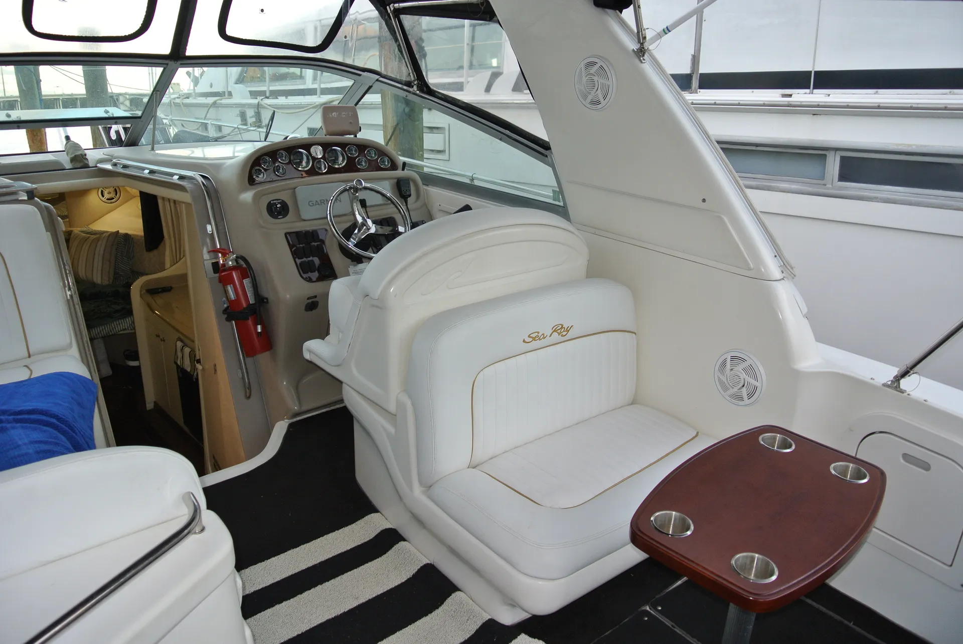 Sea Ray Boats 290 Sundancer in Sunny Isles Beach, FL — photo 2