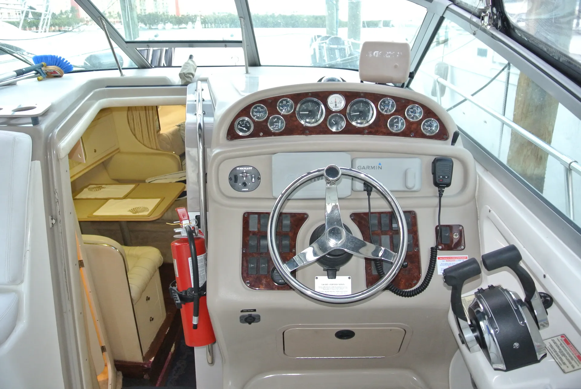 Sea Ray Boats 290 Sundancer in Sunny Isles Beach, FL — photo 5