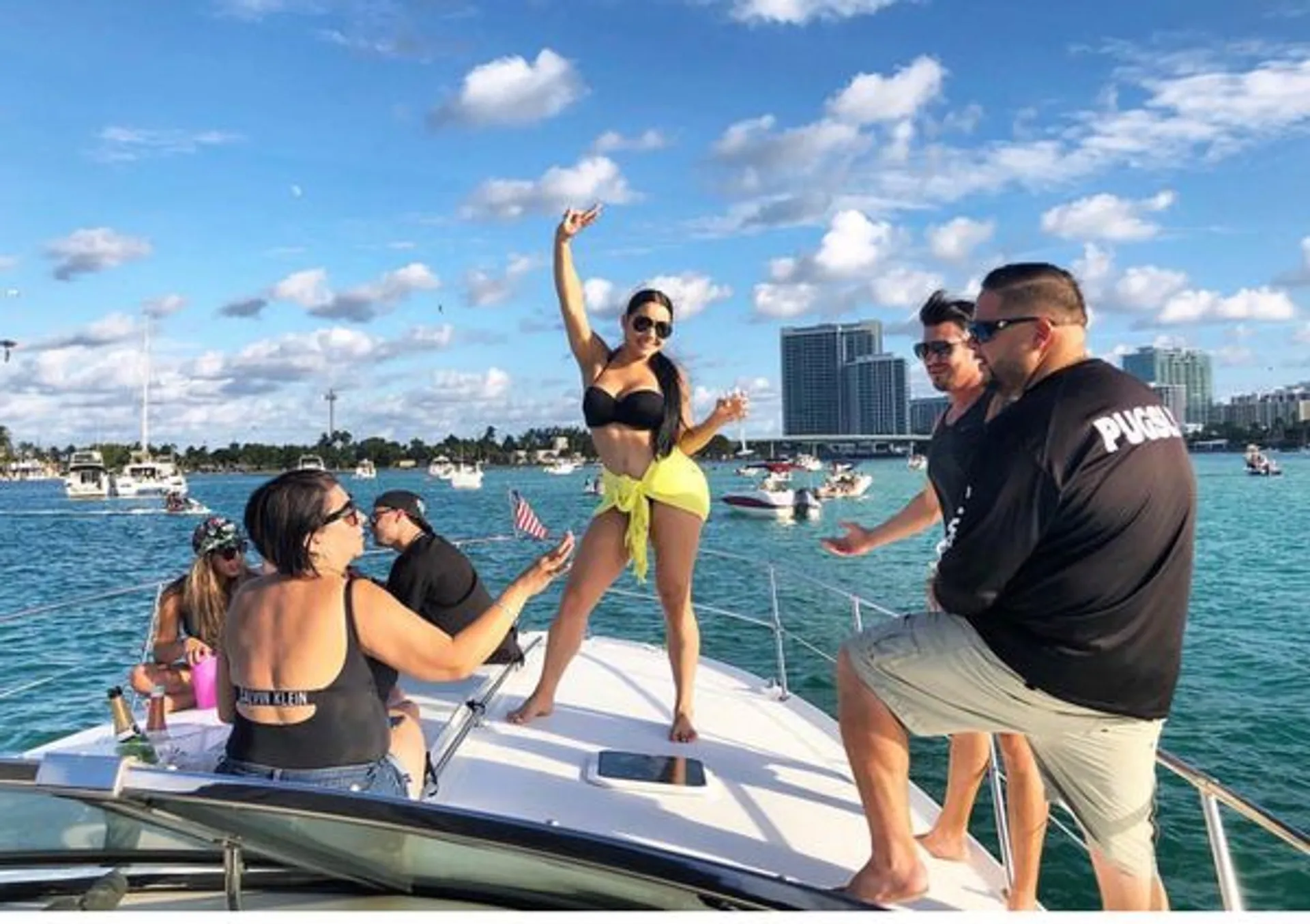 Sea Ray Boats 400 Sundancer in North Miami Beach, FL — photo 4