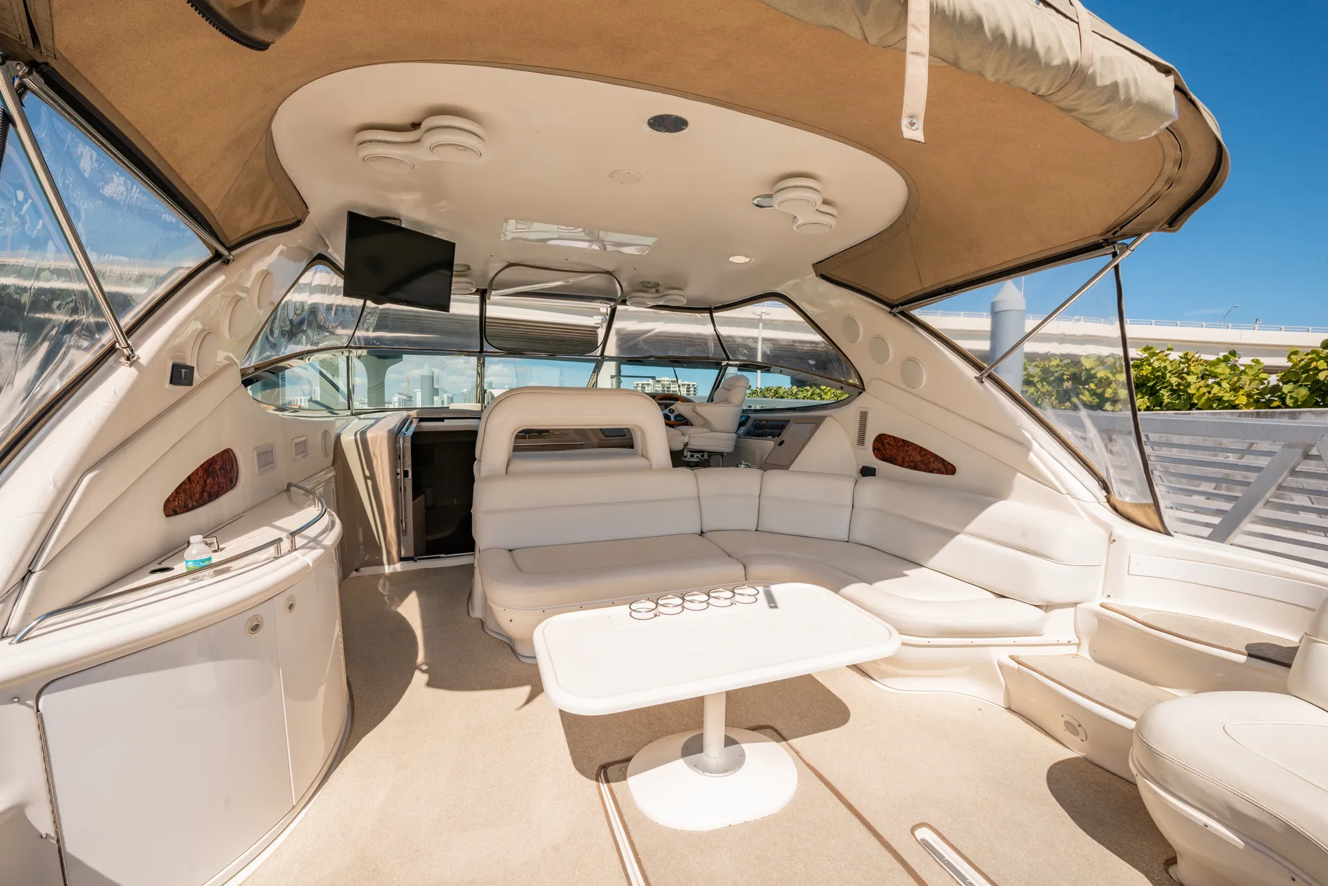 Sea Ray Boats IO1092356 in Miami, FL — photo 3