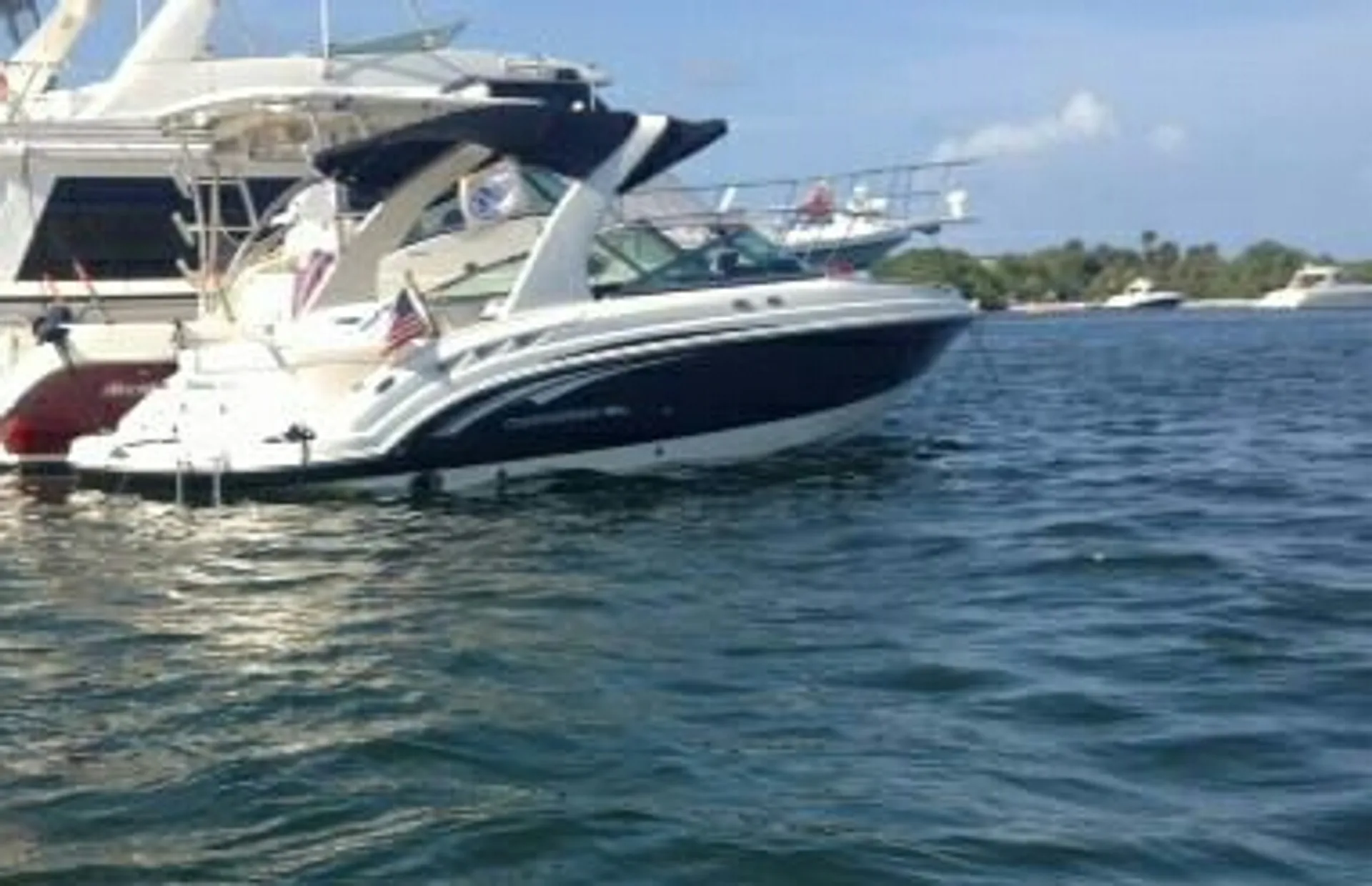Chaparral Boats 256 SSX Sport Deck in Hallandale Beach, FL — photo 3