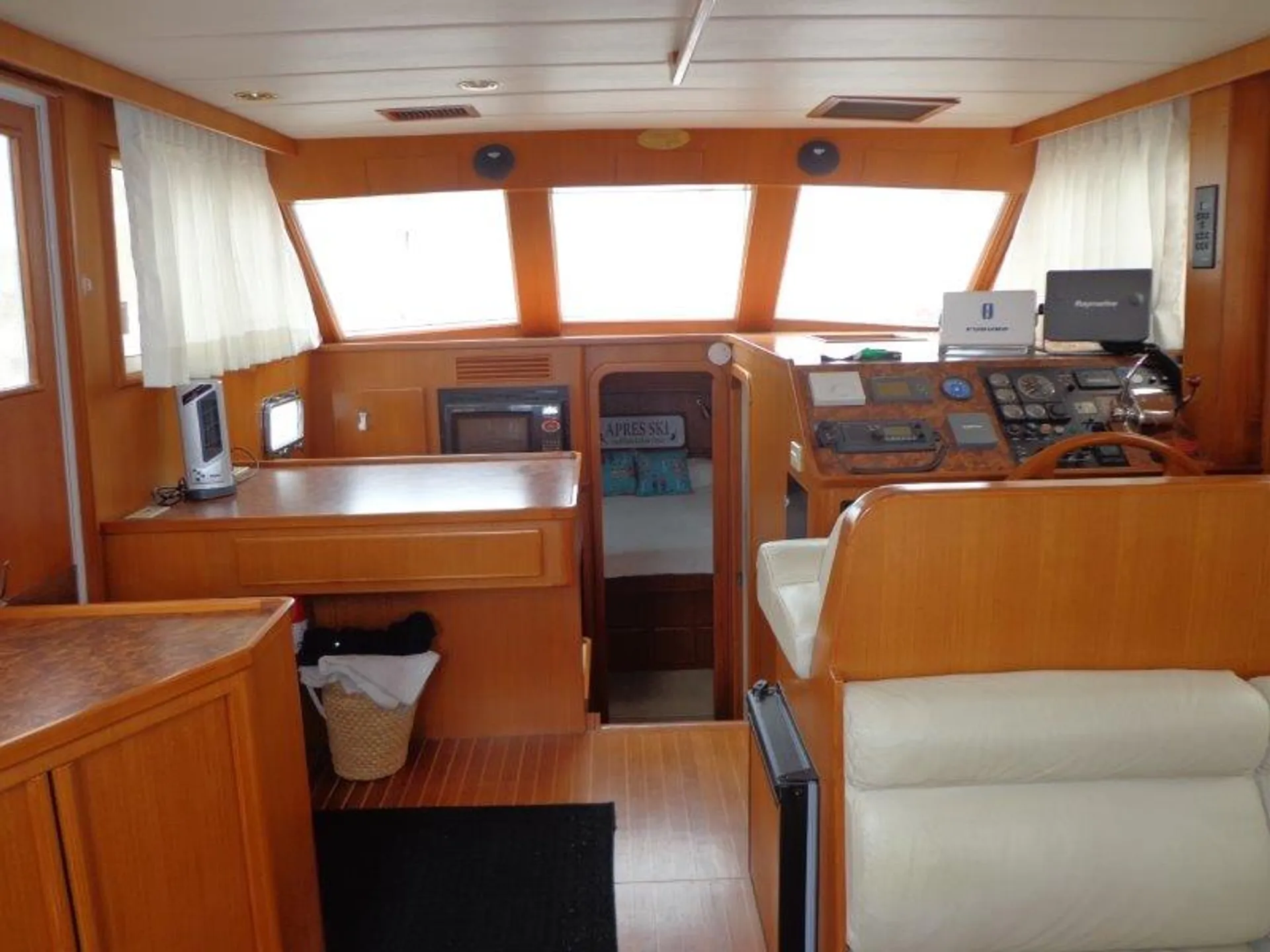 Symbol Yachts 42 Motoryacht in Traverse City, MI — photo 3