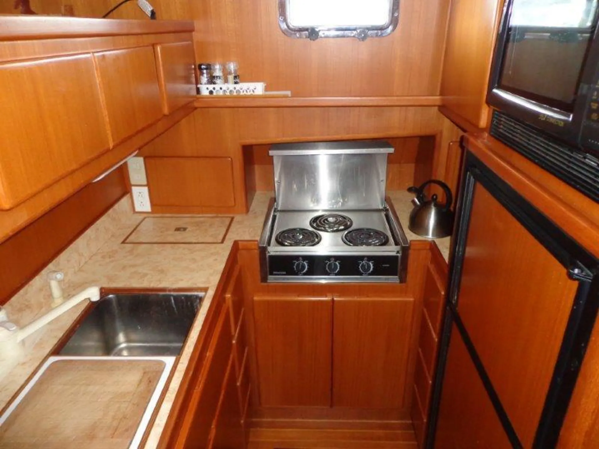 Symbol Yachts 42 Motoryacht in Traverse City, MI — photo 4