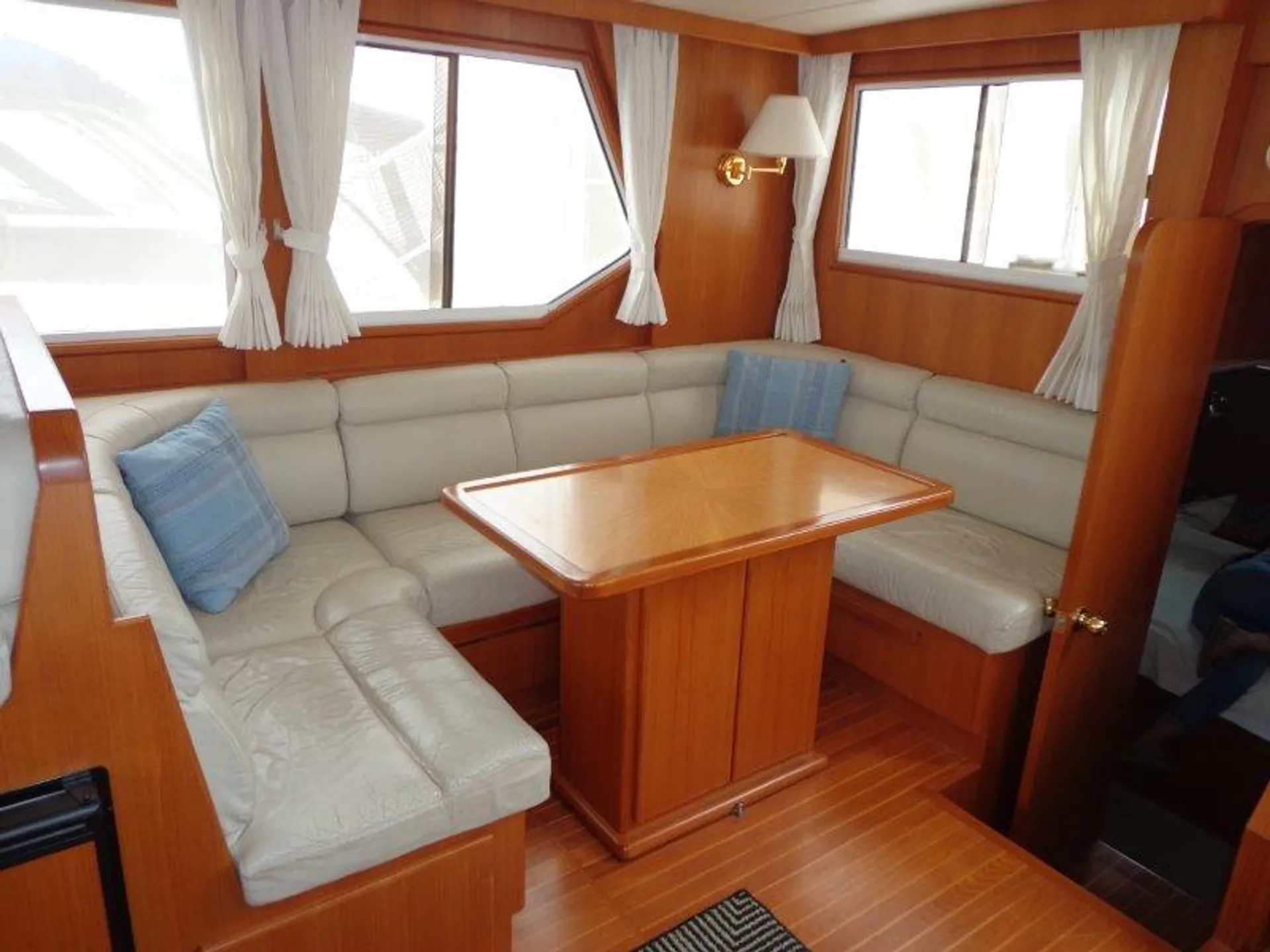 Symbol Yachts 42 Motoryacht in Traverse City, MI — photo 5