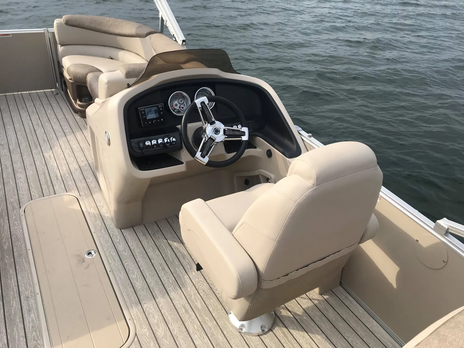 Avalon Pontoons Catalina Quad Lounge-23T in Austin, TX — photo 8