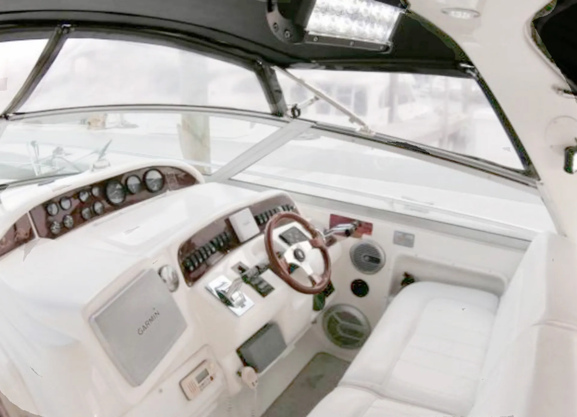 Sea Ray Boats 370 Sundancer in Miami, FL — photo 2