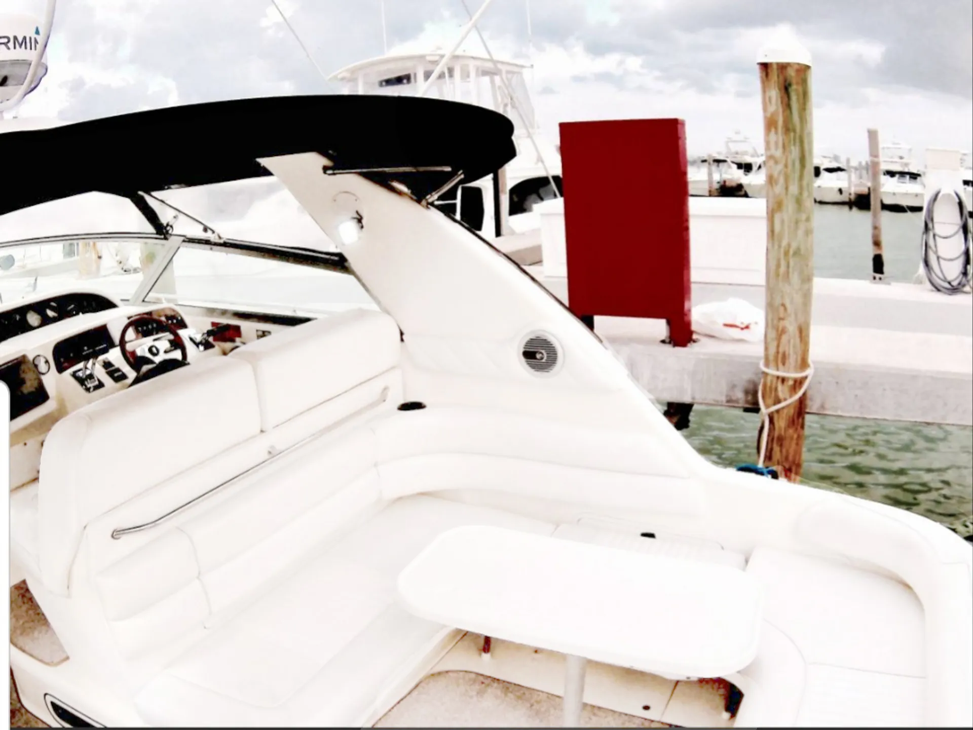 Sea Ray Boats 370 Sundancer in Miami, FL — photo 8